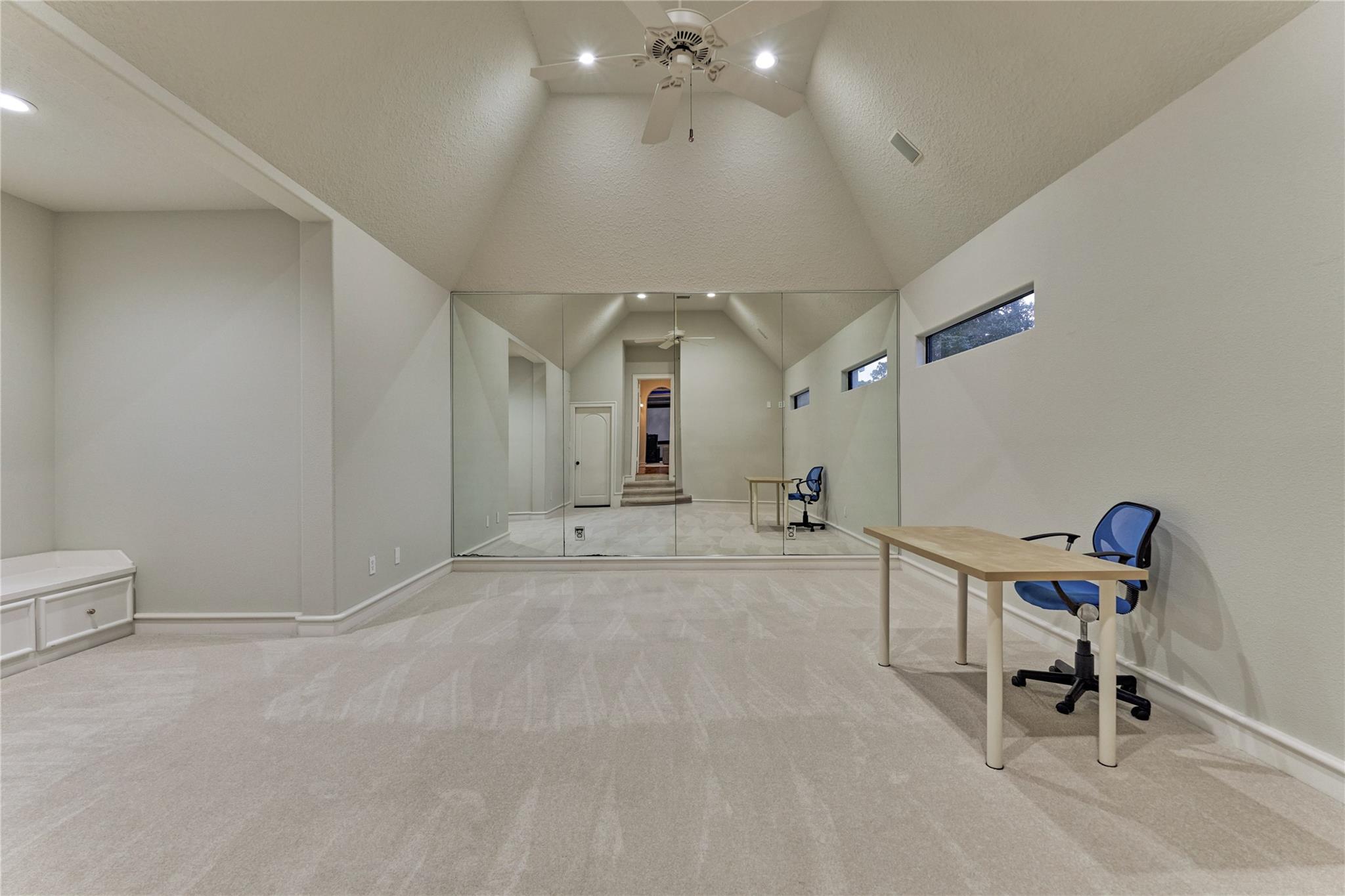 200 Sarasota Circle S