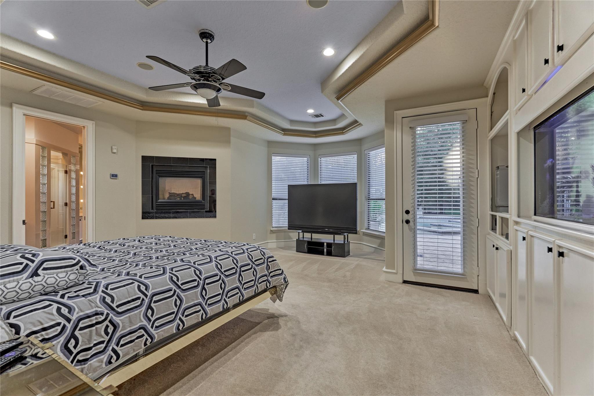 200 Sarasota Circle S