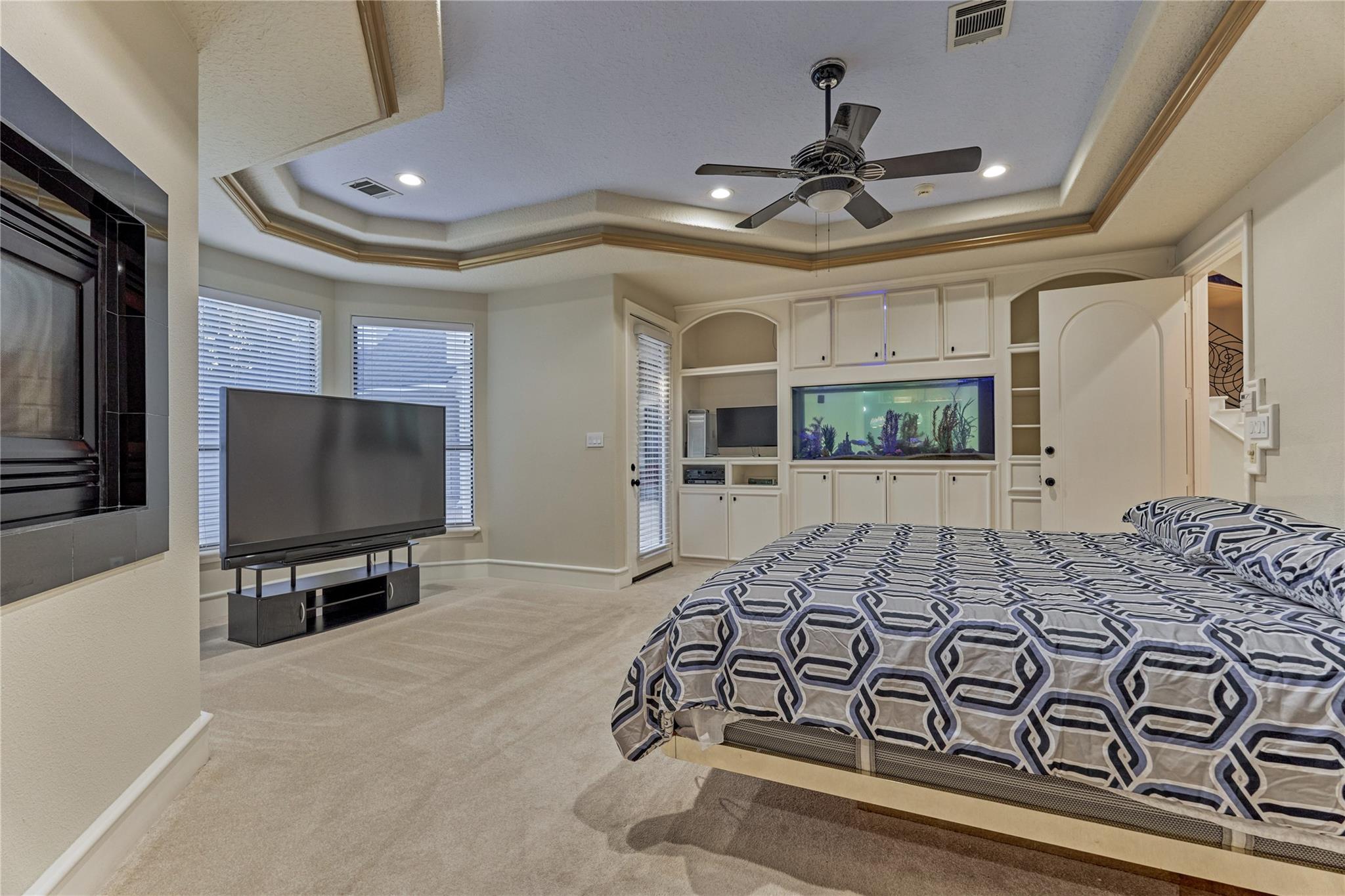 200 Sarasota Circle S