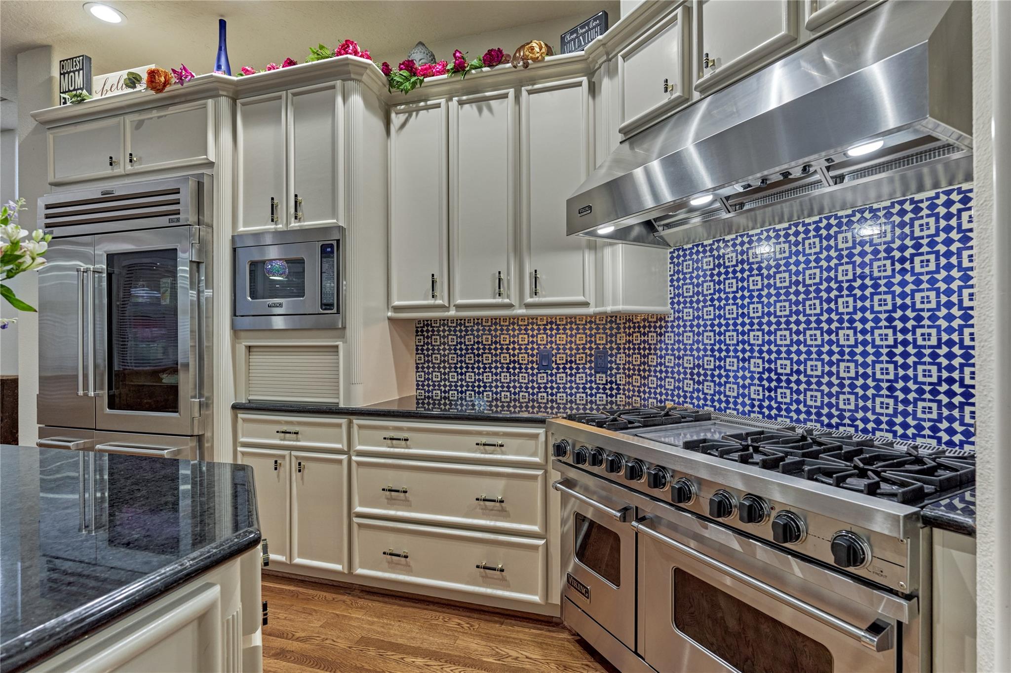 200 Sarasota Circle S