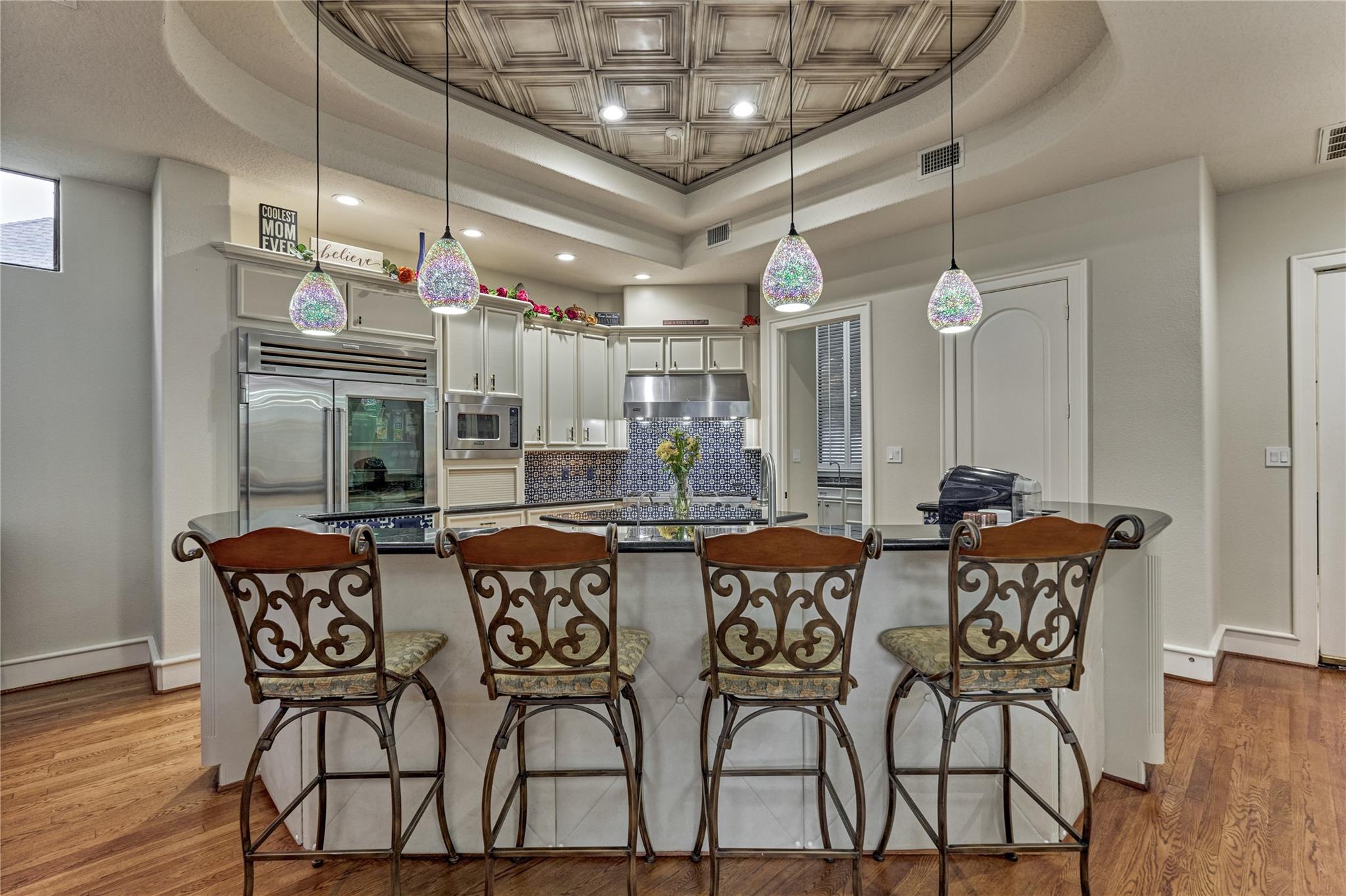 200 Sarasota Circle S