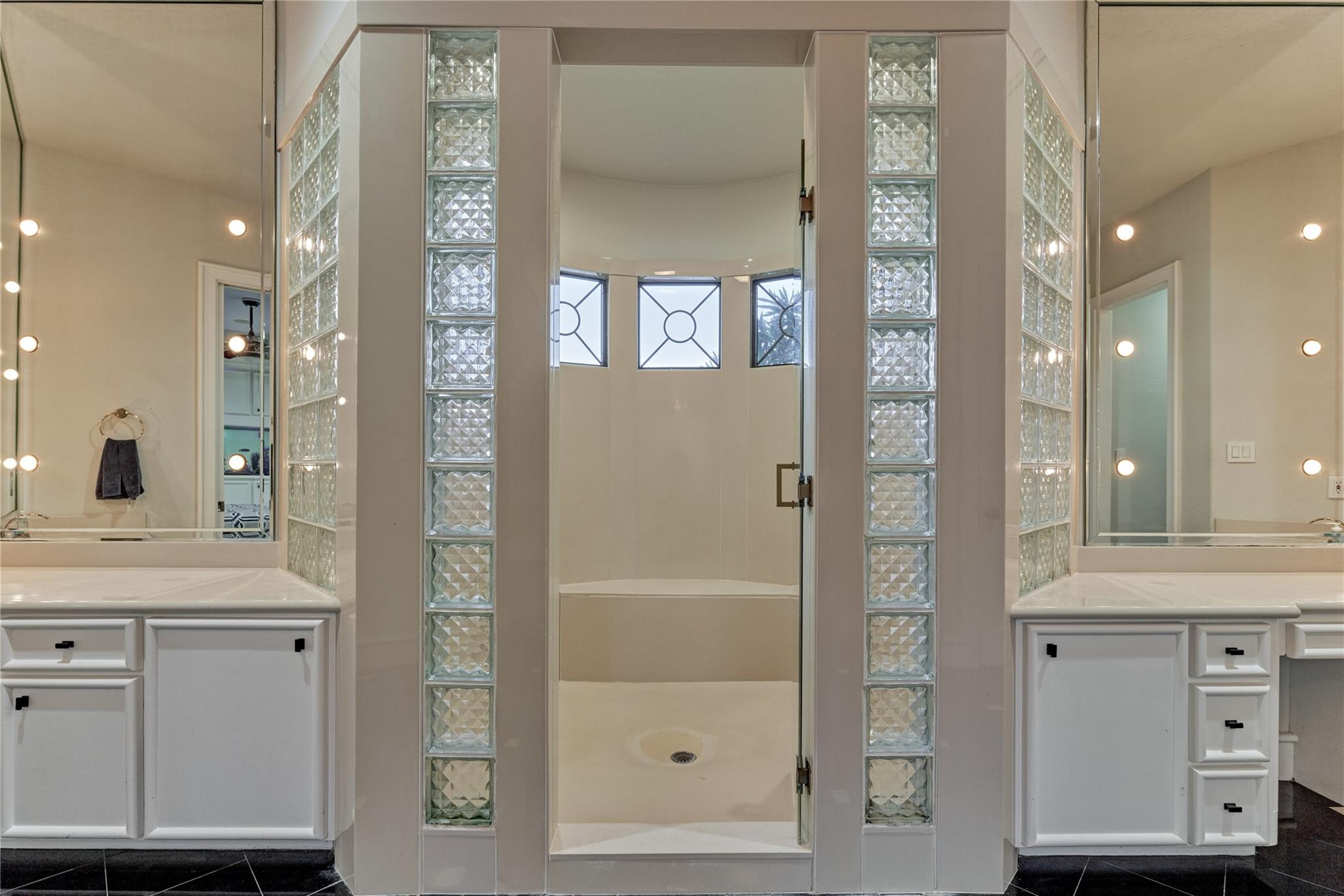 200 Sarasota Circle S