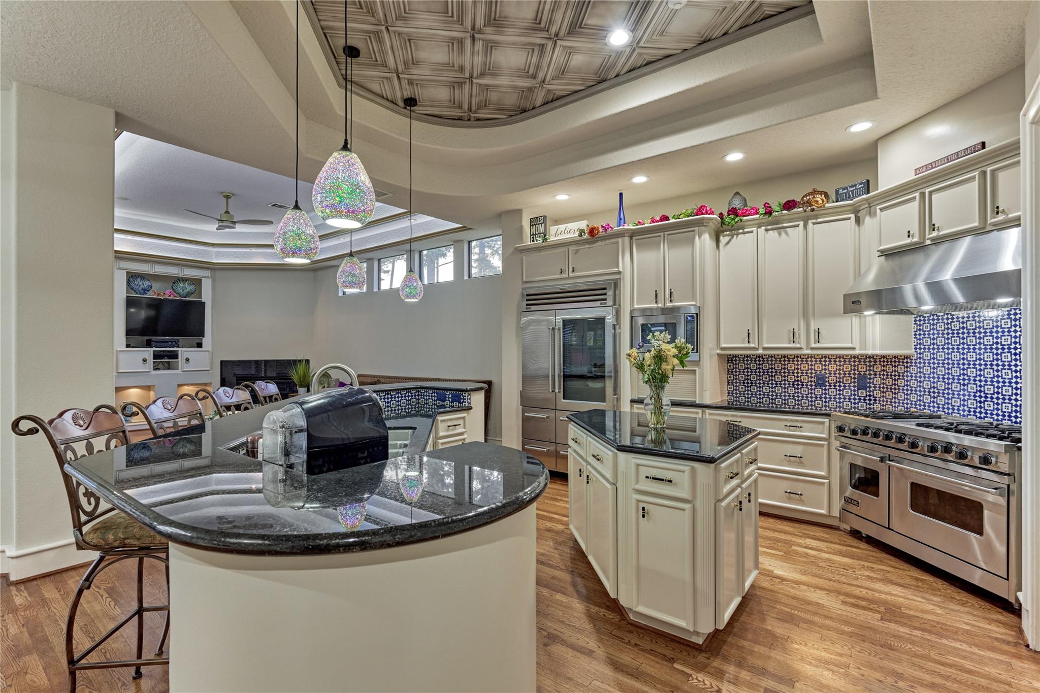 200 Sarasota Circle S