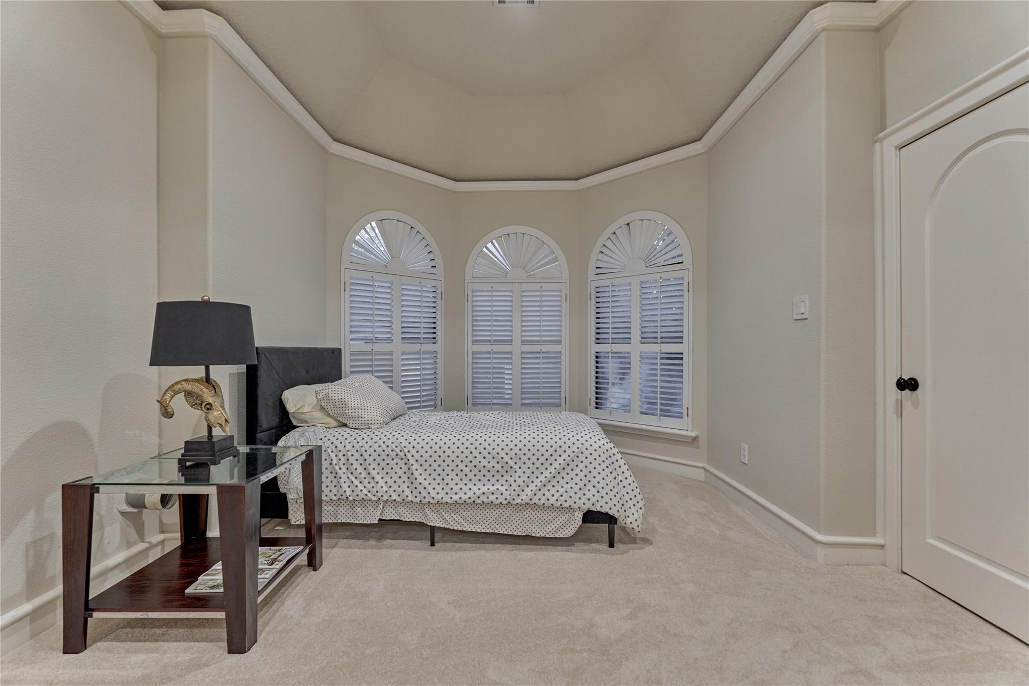 200 Sarasota Circle S