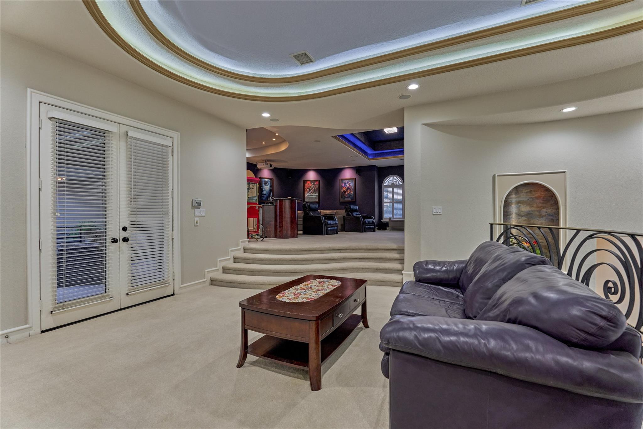 200 Sarasota Circle S