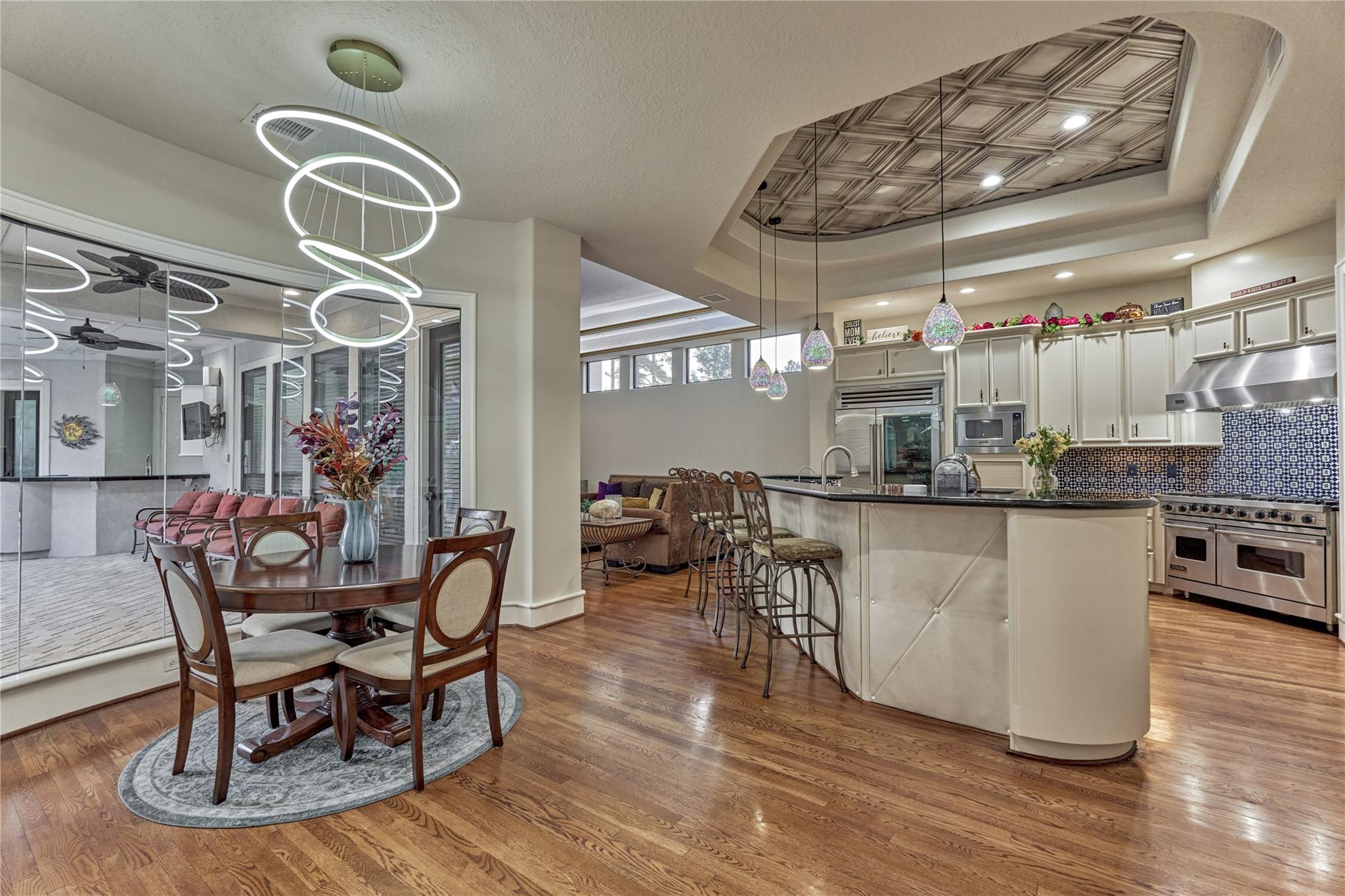 200 Sarasota Circle S