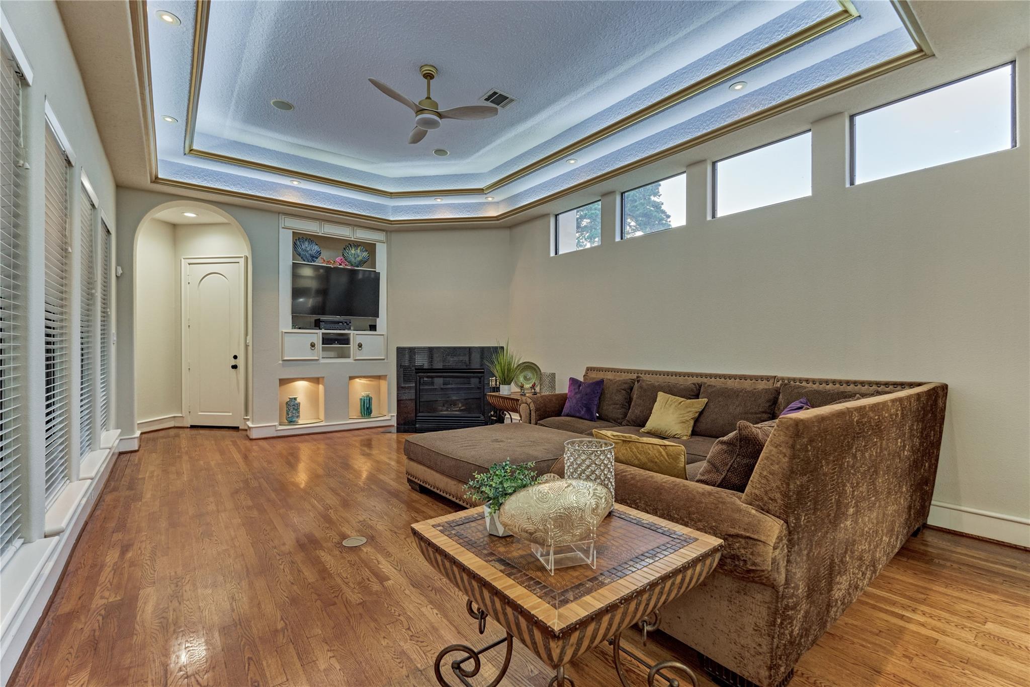 200 Sarasota Circle S