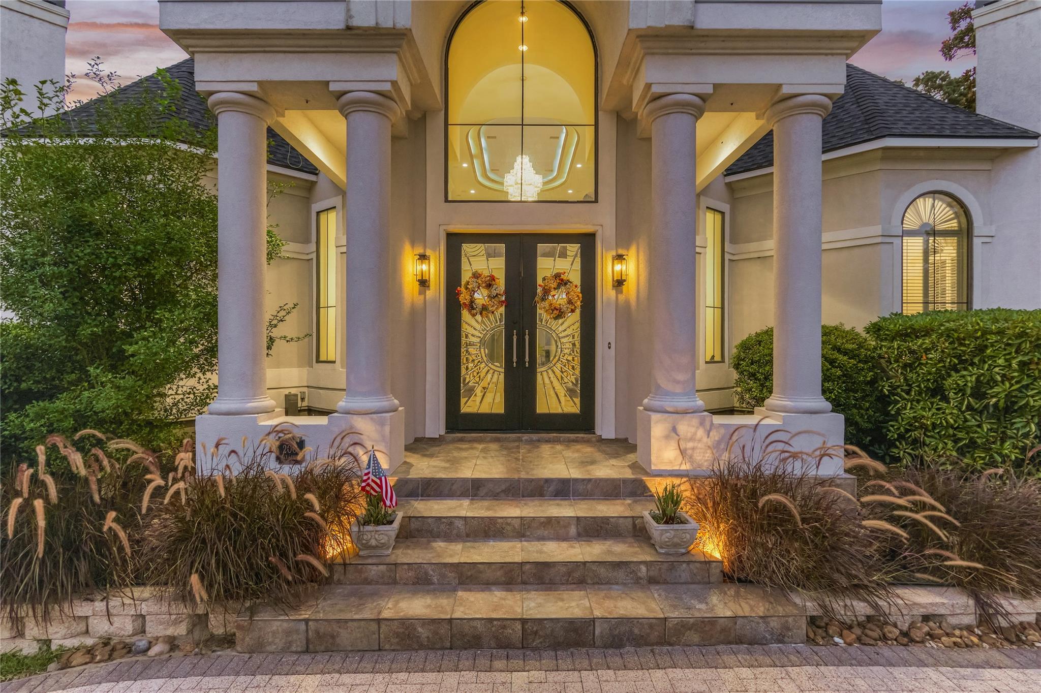 200 Sarasota Circle S
