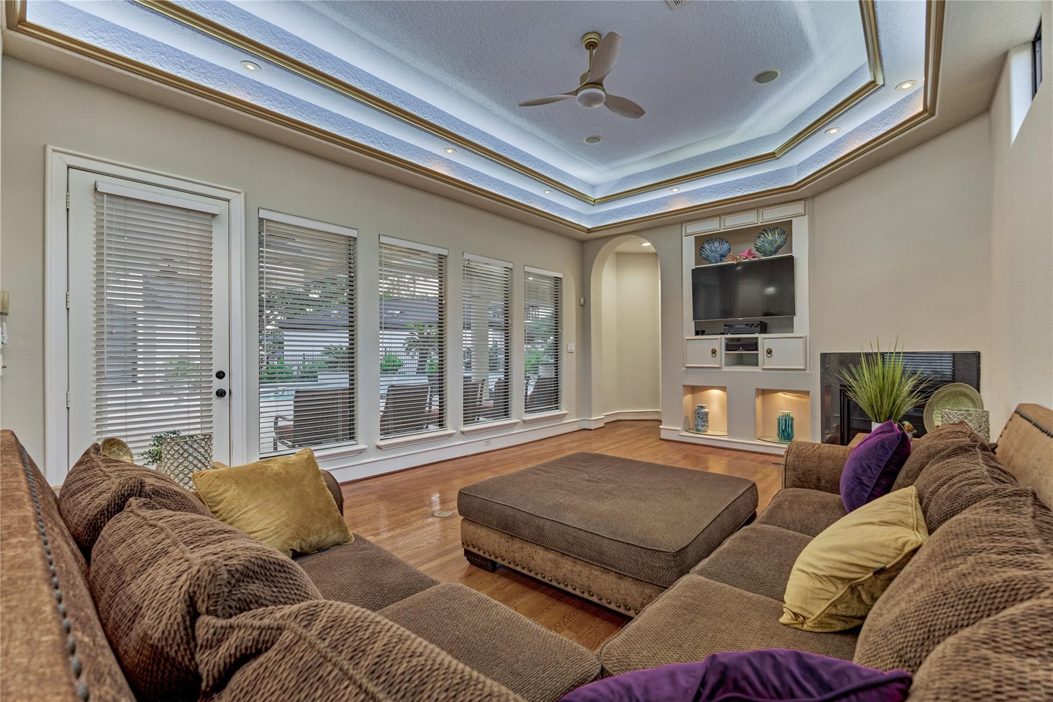 200 Sarasota Circle S