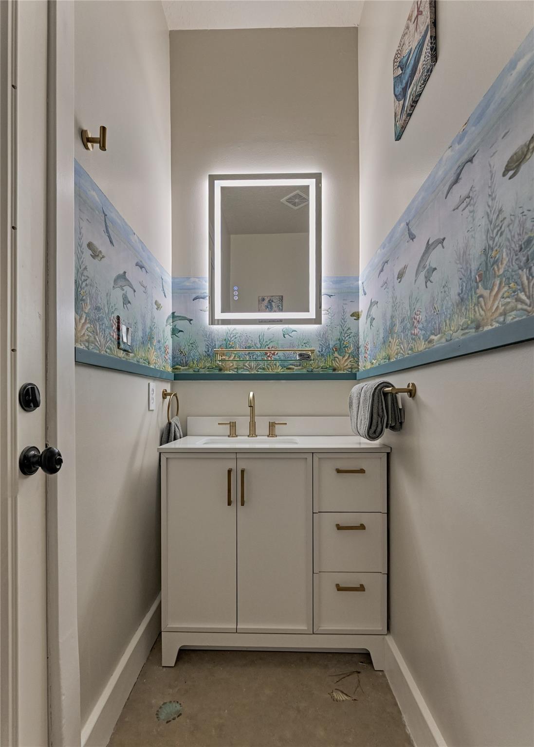 200 Sarasota Circle S