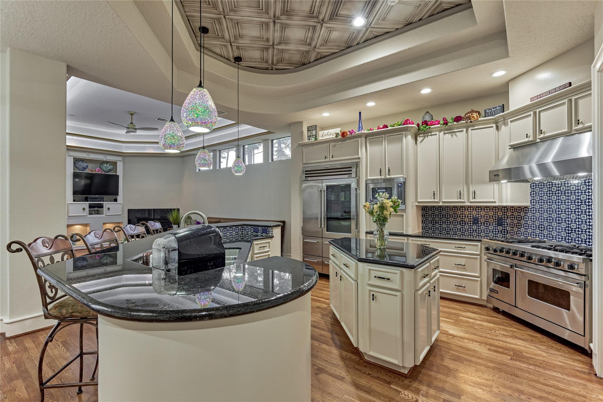 200 Sarasota Circle S