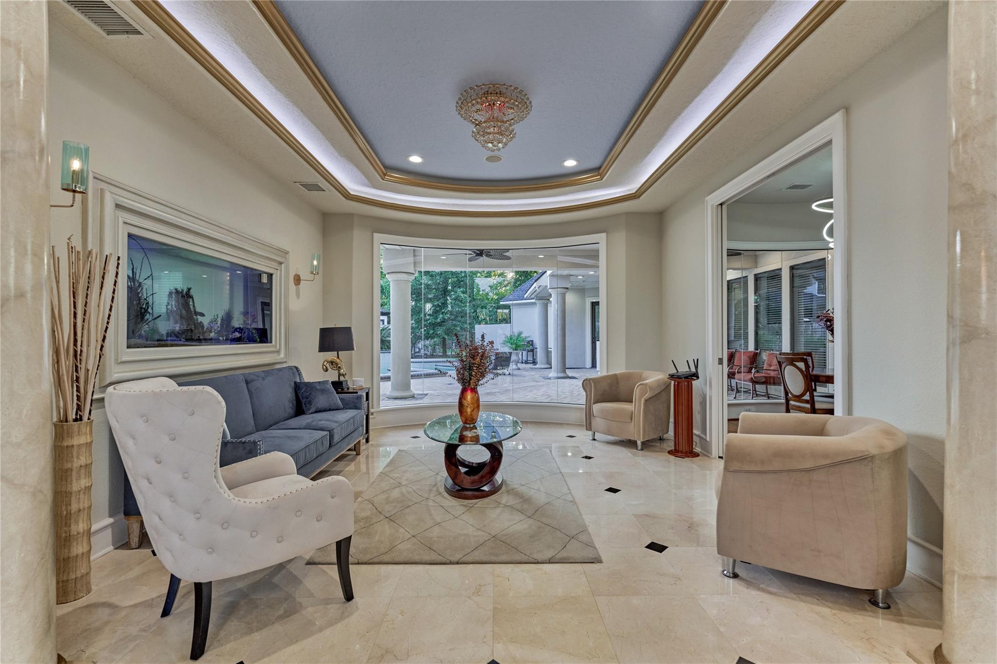 200 Sarasota Circle S