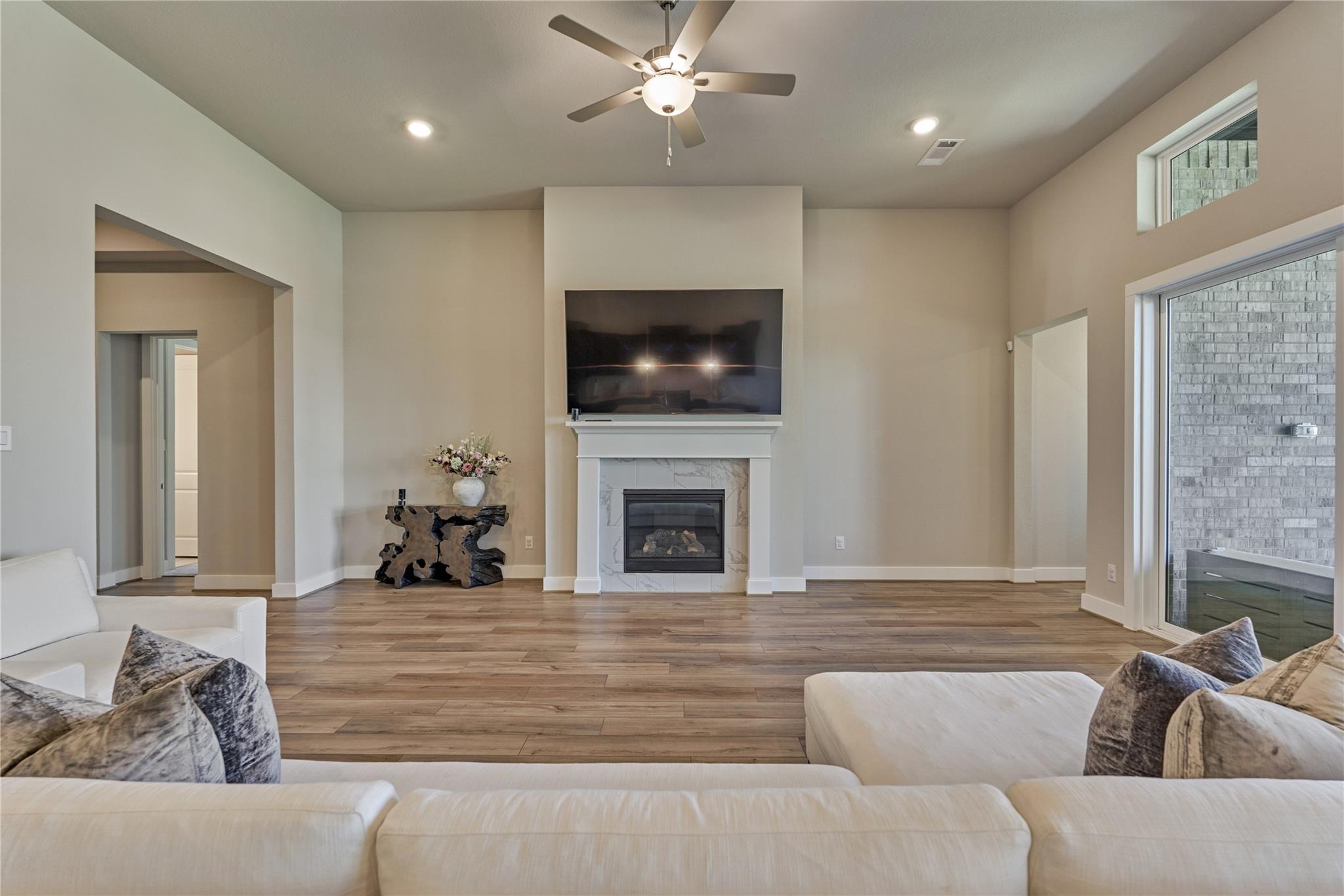 1716 Encino Boulevard