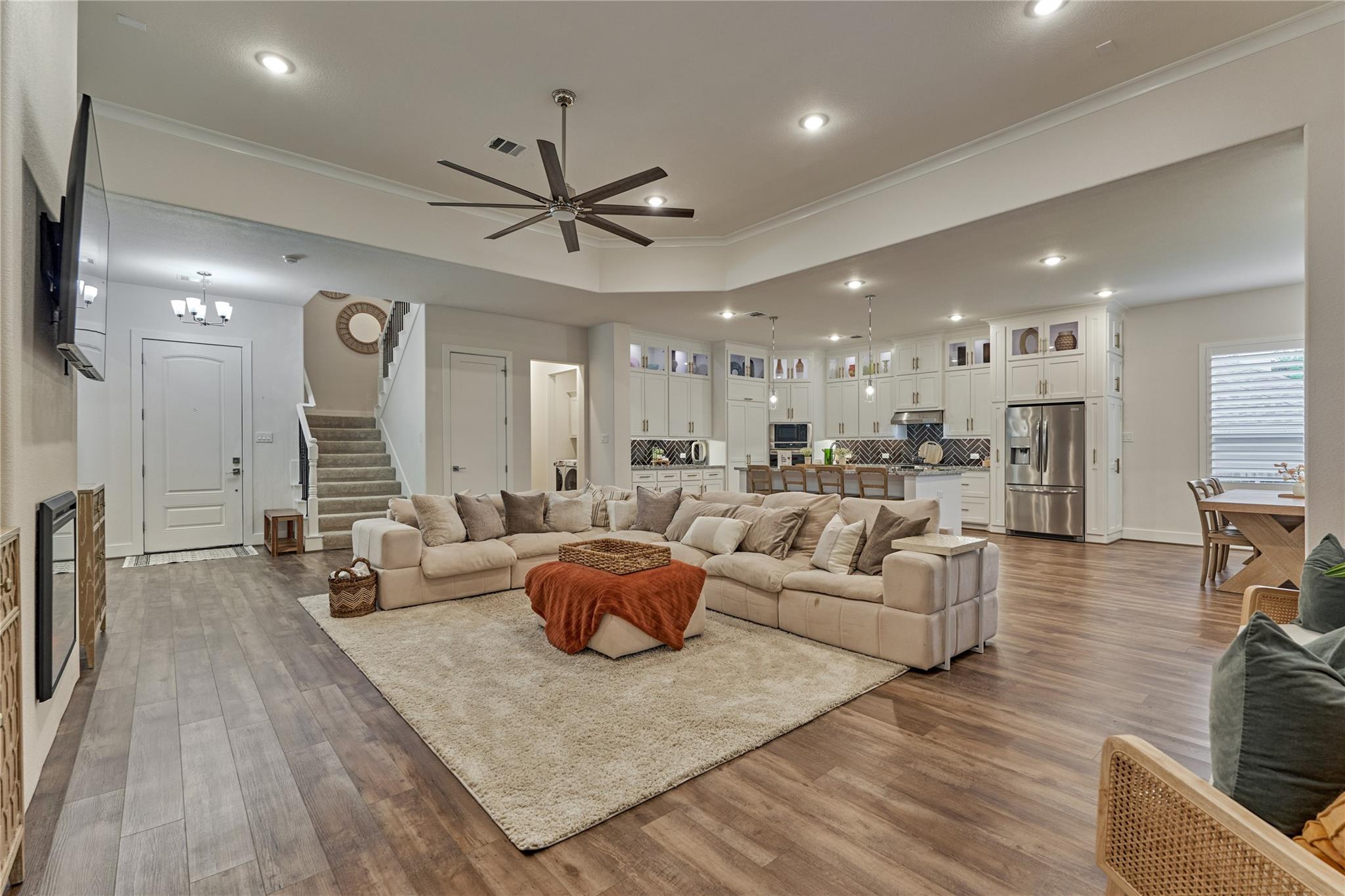 71 Victoria Drive W