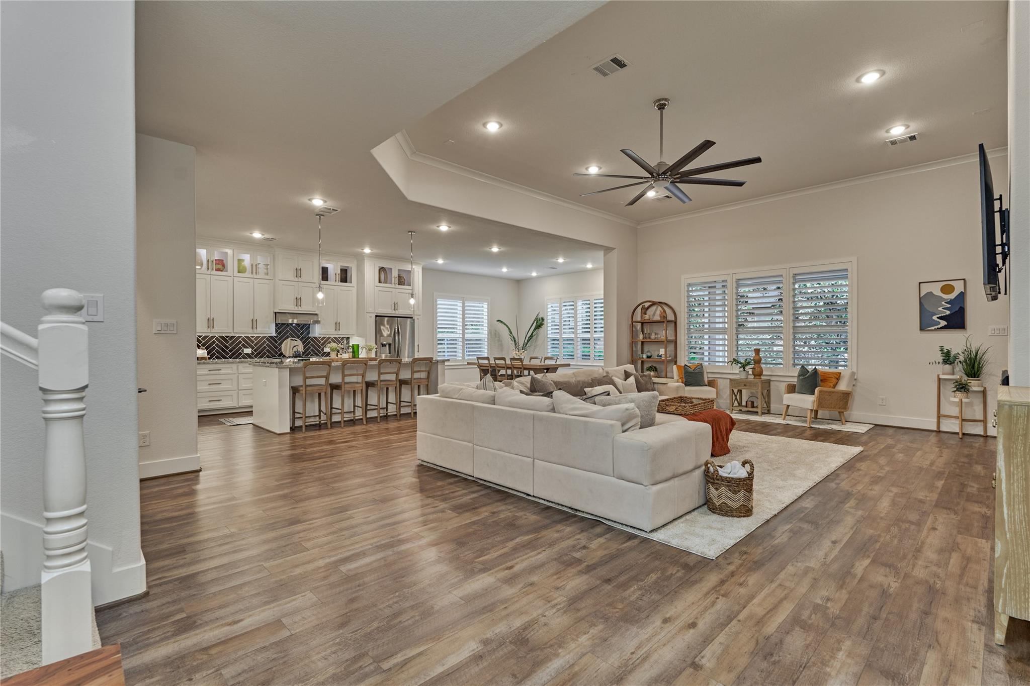 71 Victoria Drive W