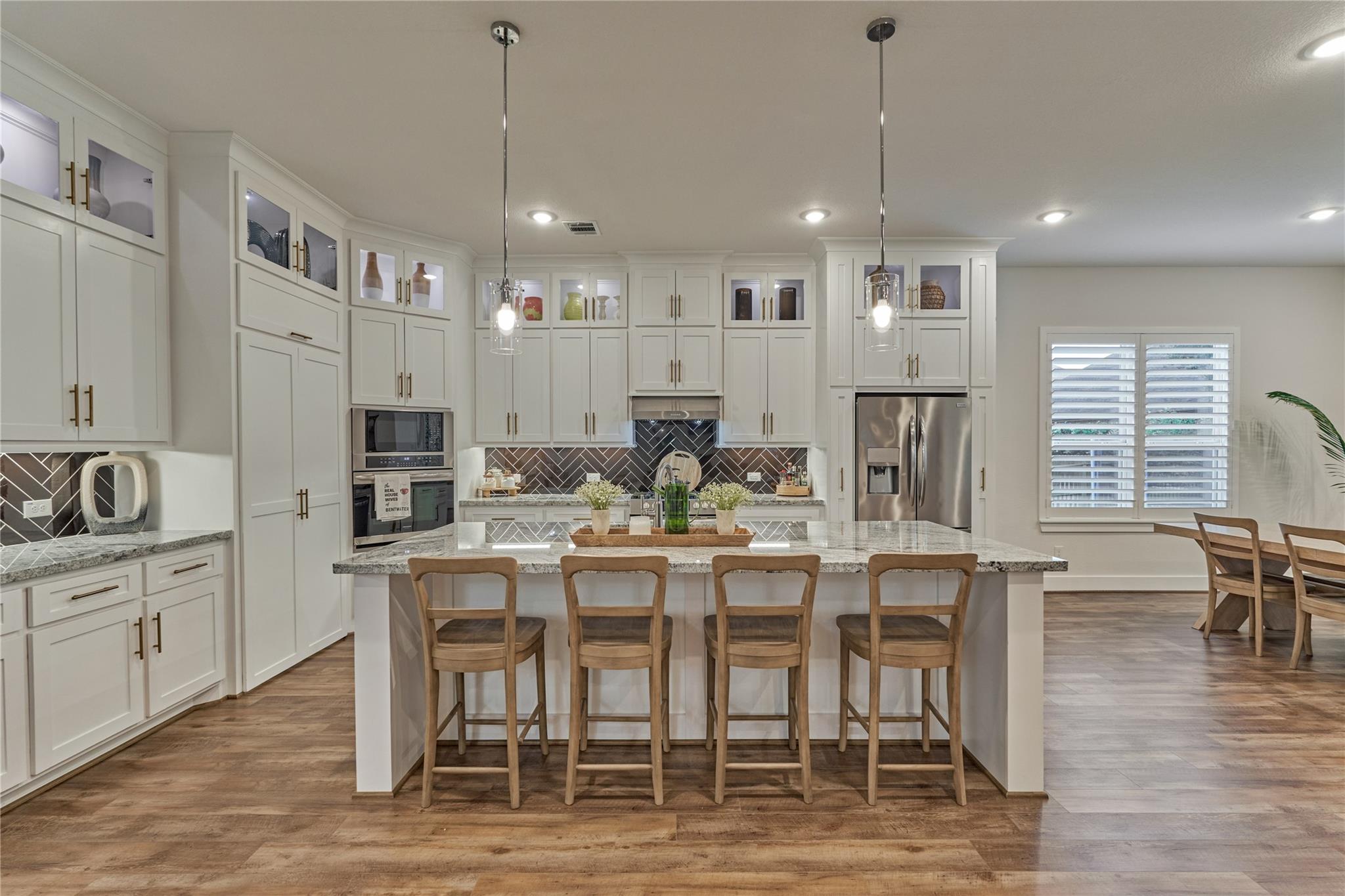 71 Victoria Drive W