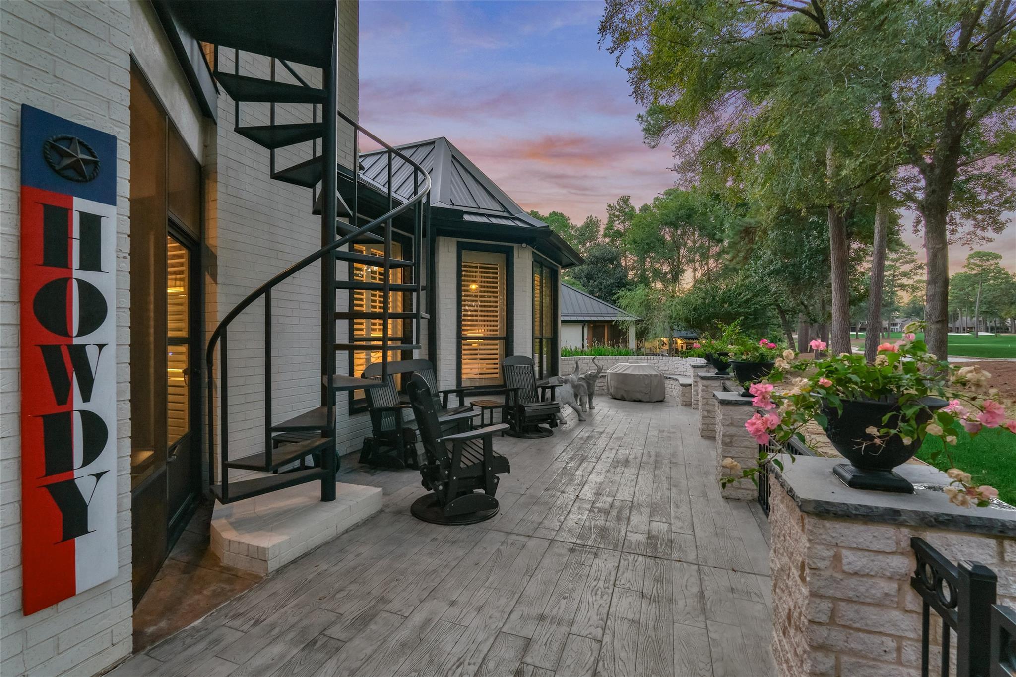 2 W Oaks Court