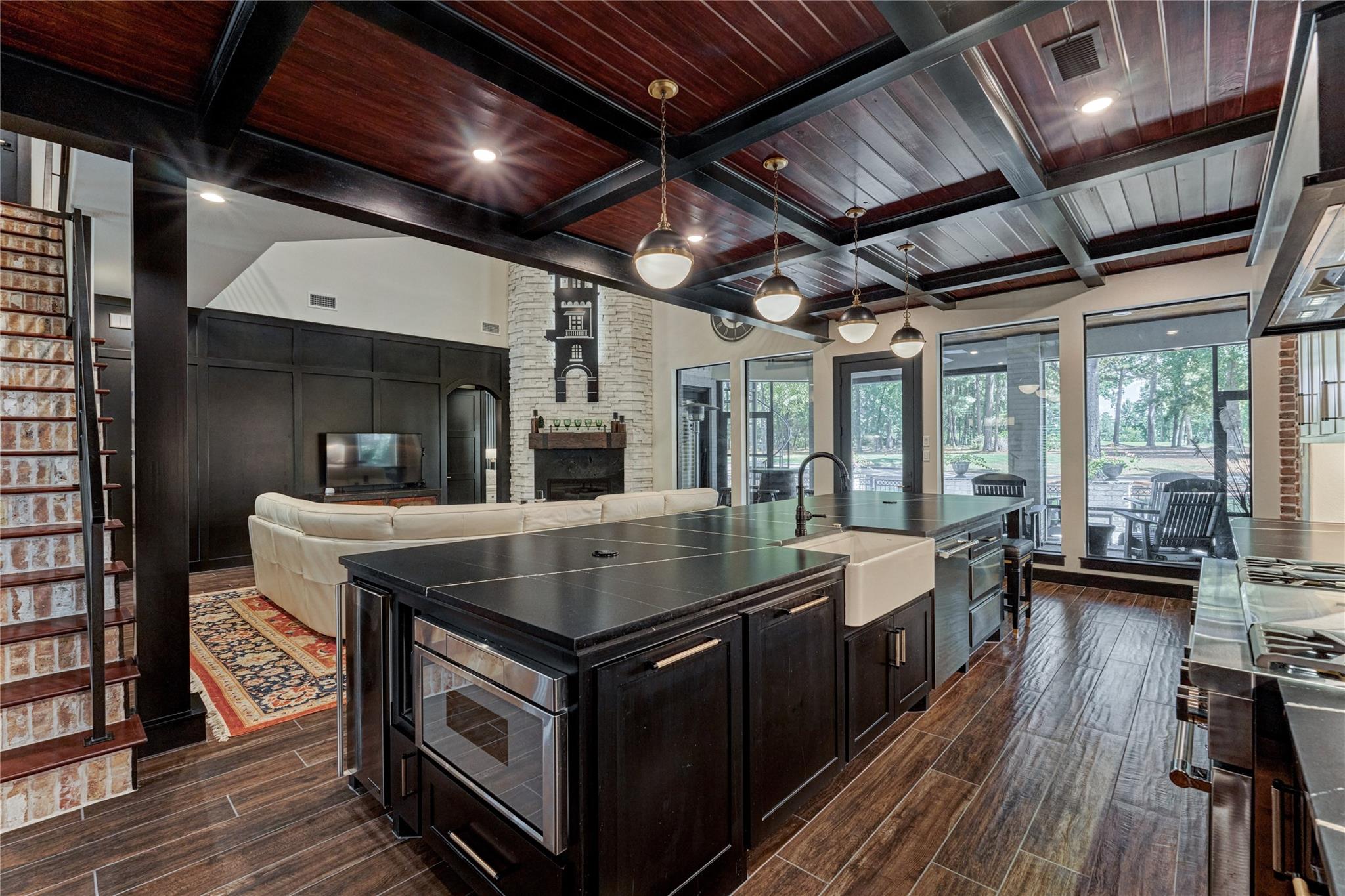 2 W Oaks Court