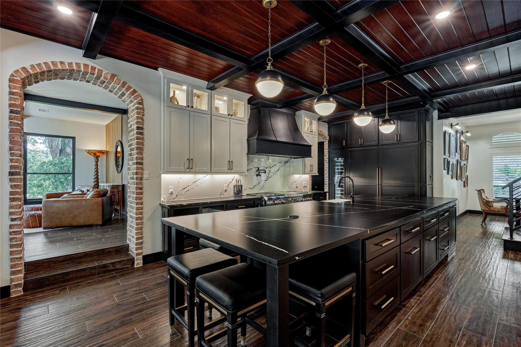 2 W Oaks Court