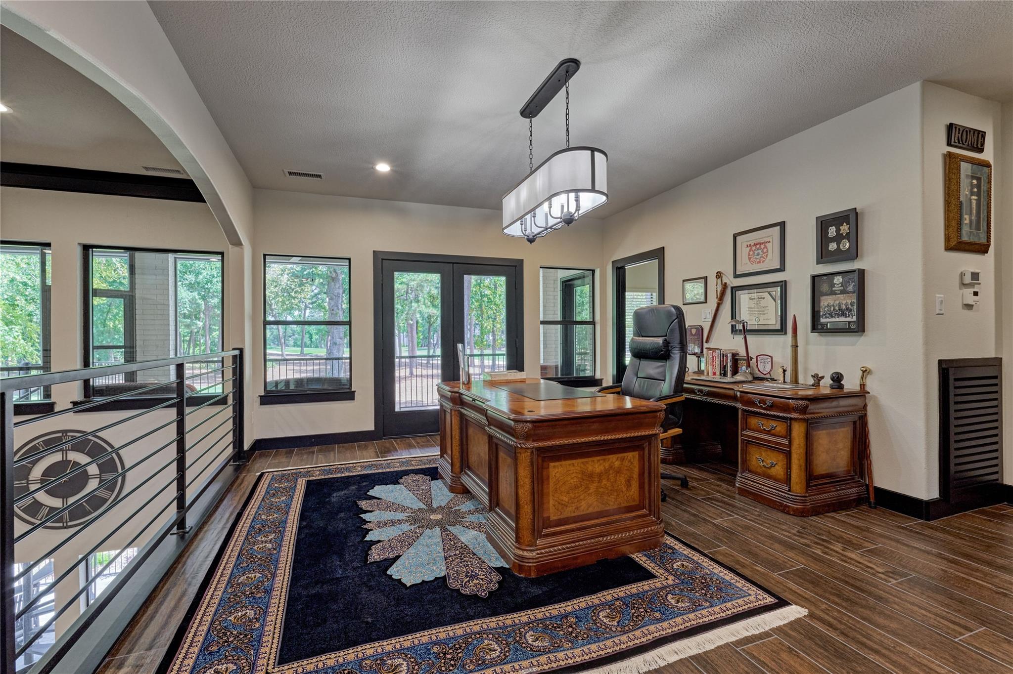 2 W Oaks Court