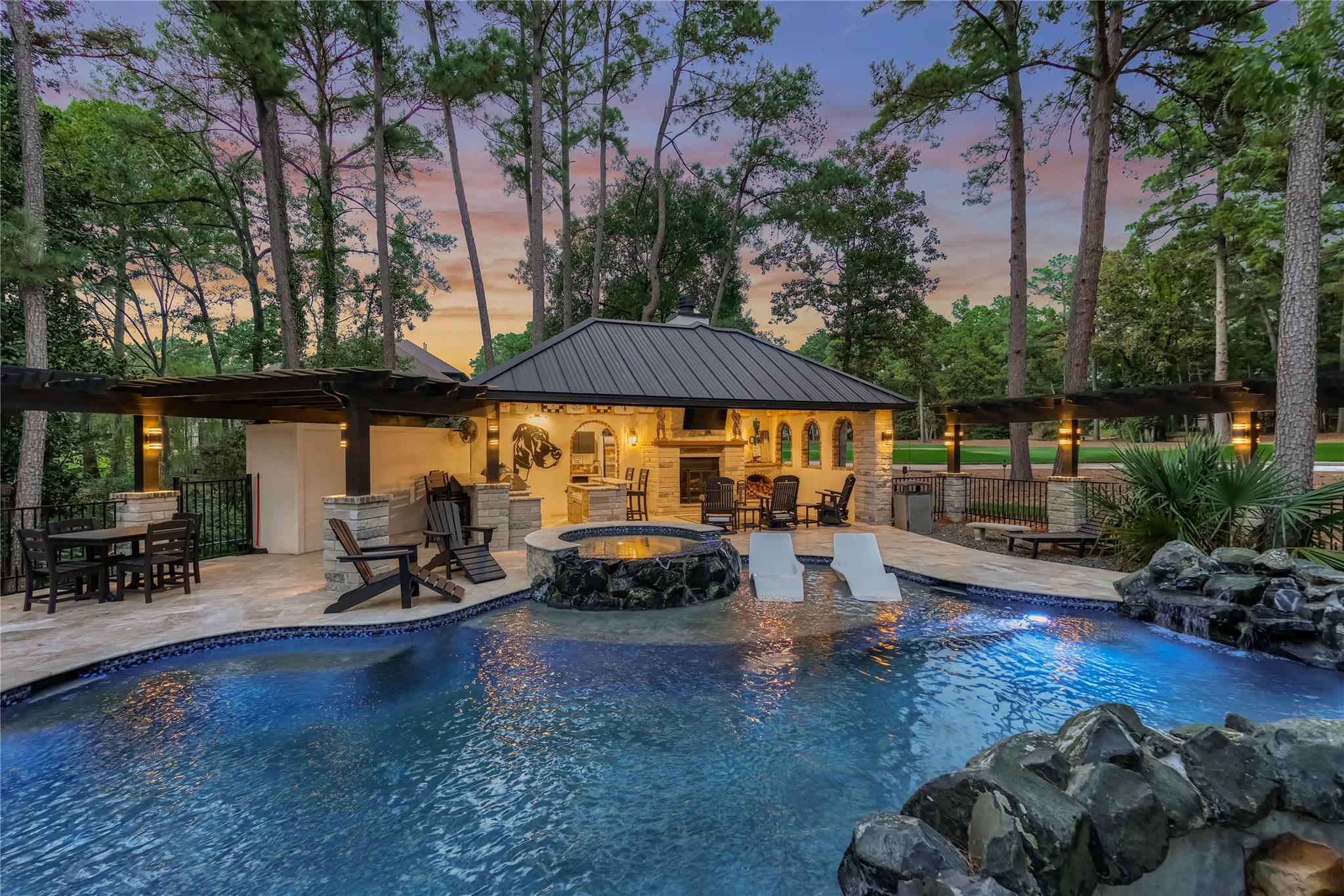2 W Oaks Court