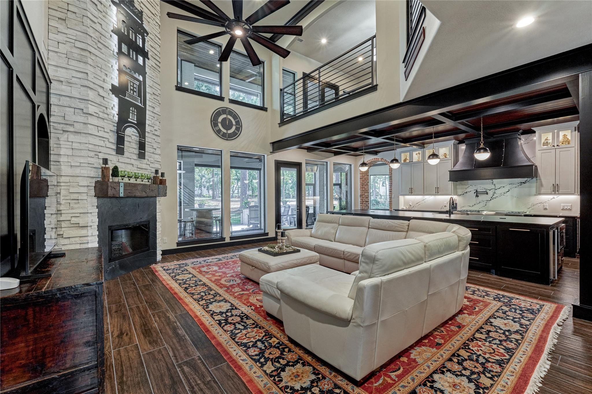 2 W Oaks Court
