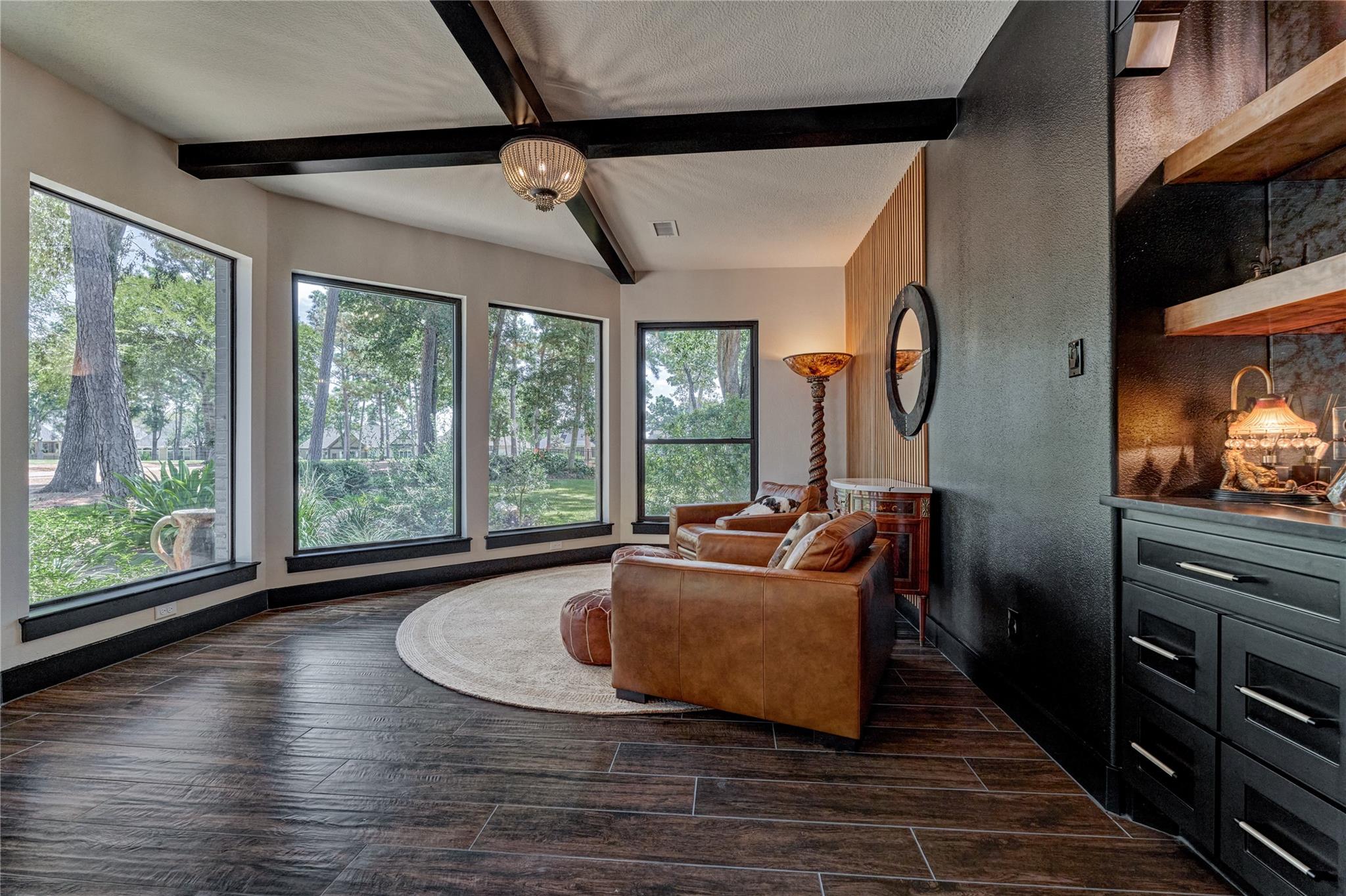 2 W Oaks Court
