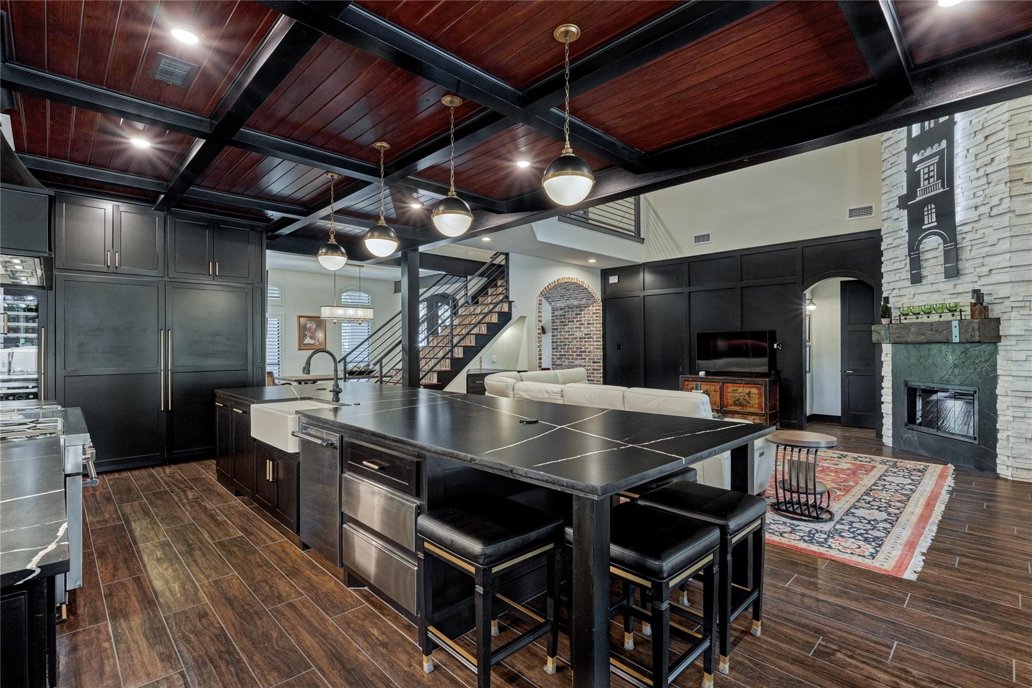 2 W Oaks Court