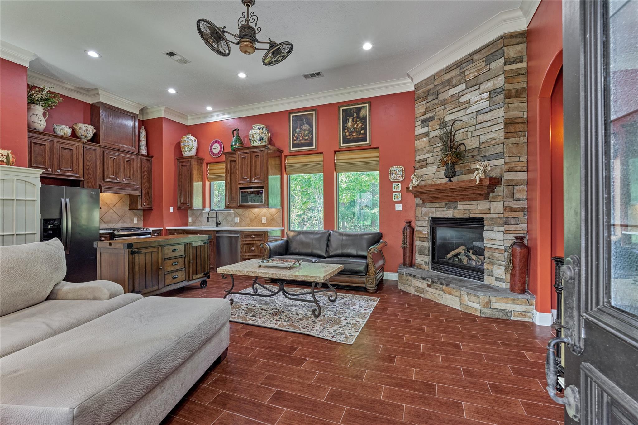 2 W Oaks Court