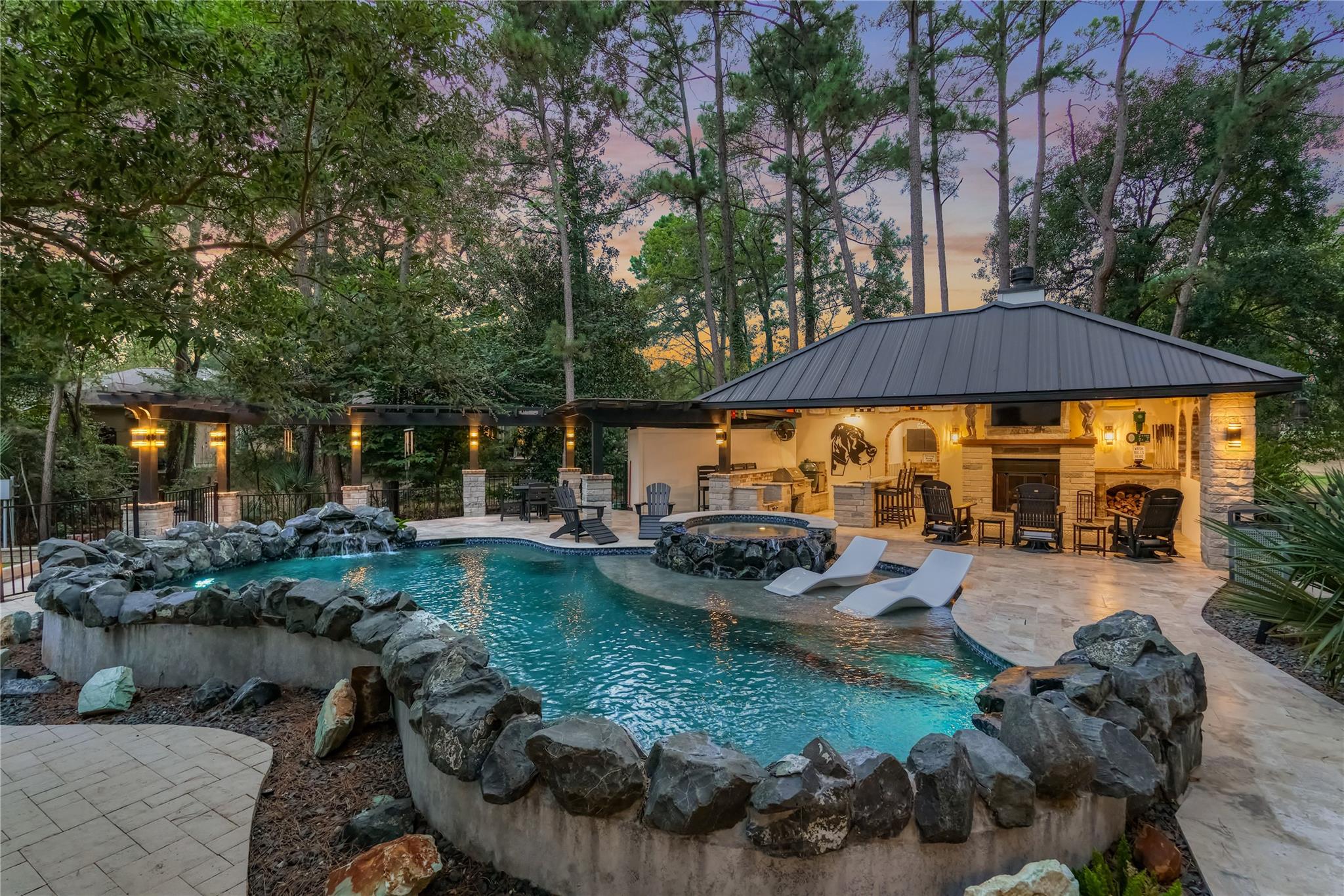 2 W Oaks Court