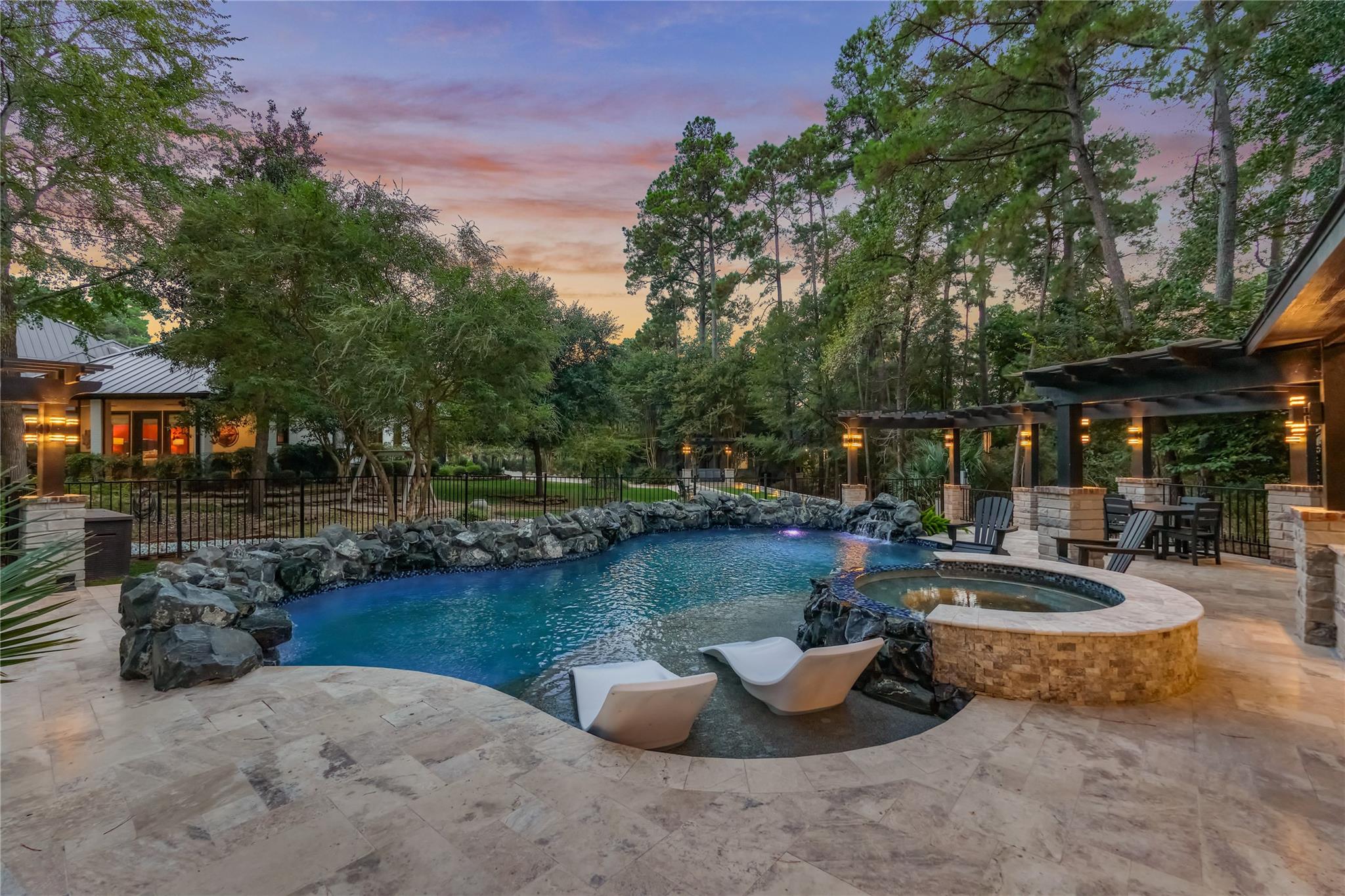 2 W Oaks Court