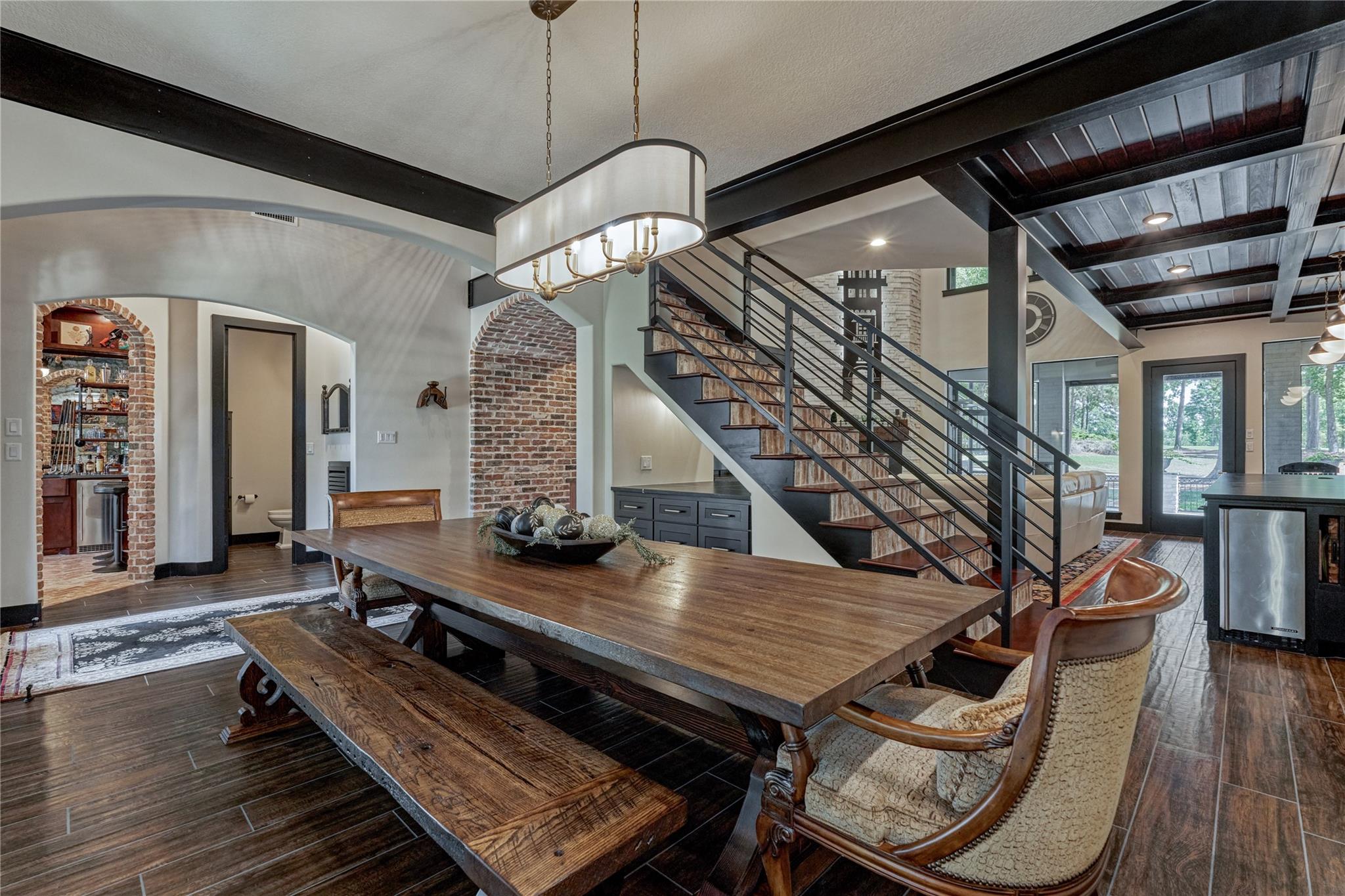 2 W Oaks Court