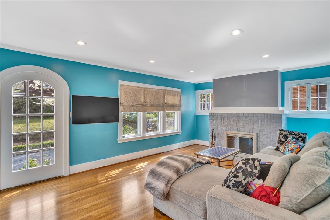 7543 Rosemary Rd