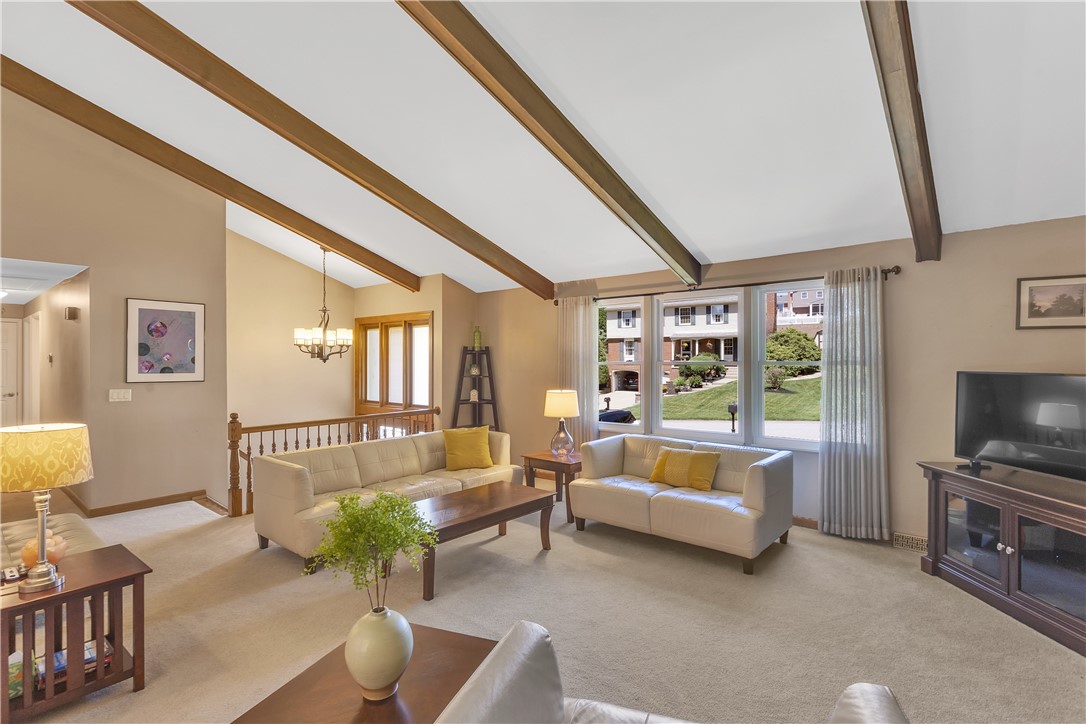 1928 Caribou Dr