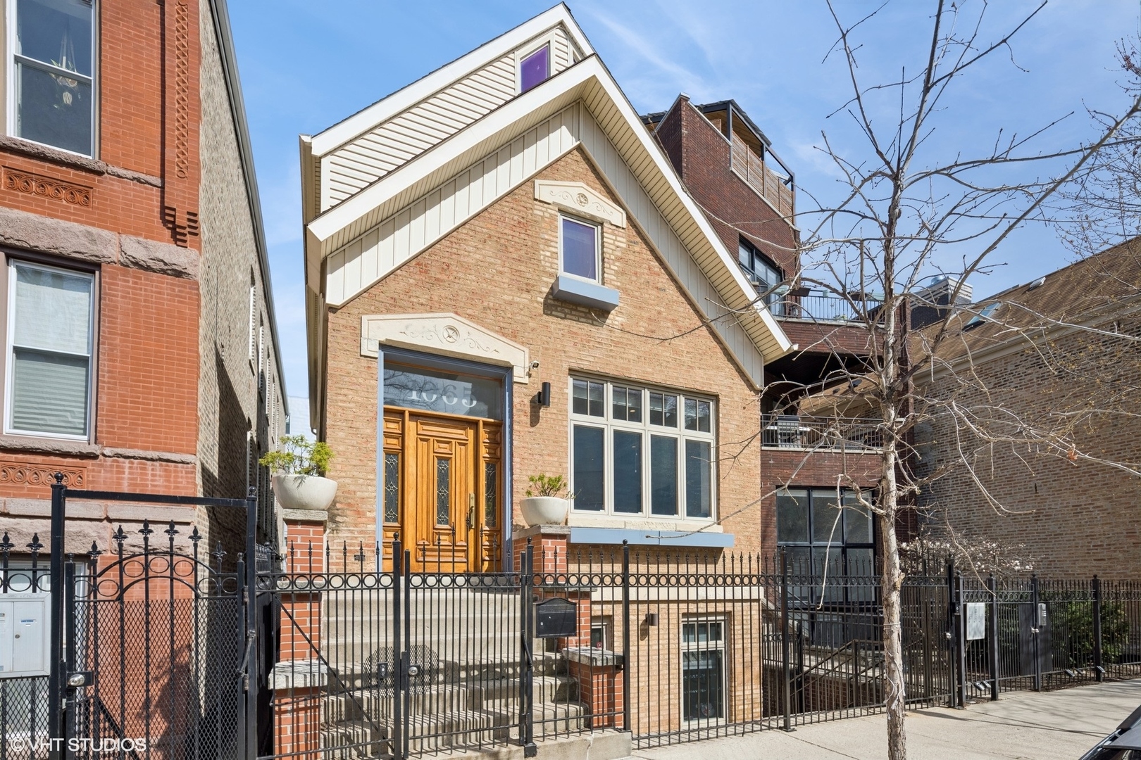 1065 N Marshfield Avenue Unit: 2