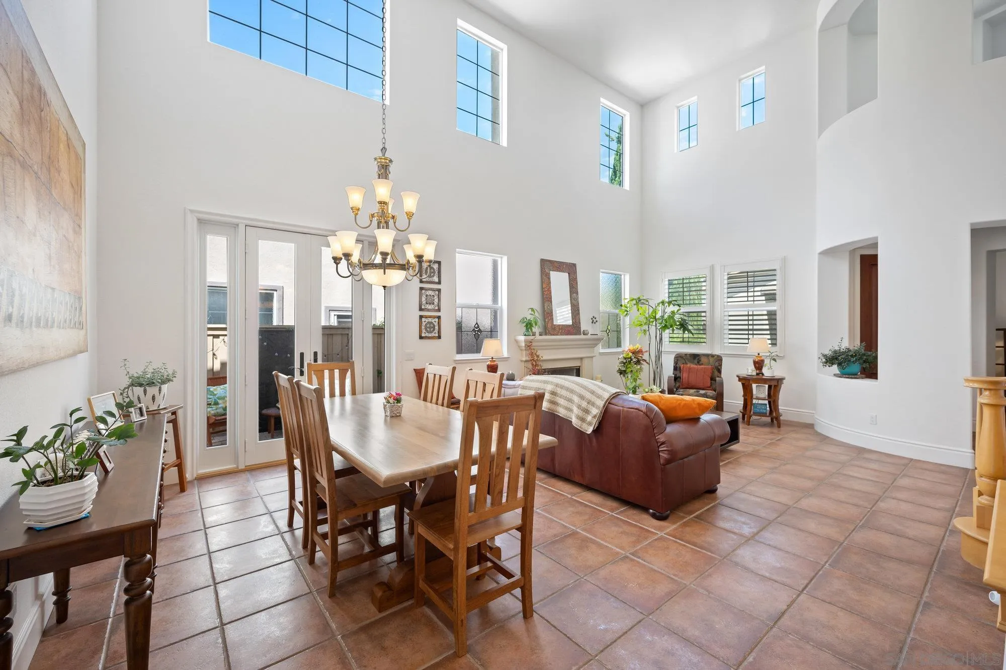 3243 Avenida Aragon
