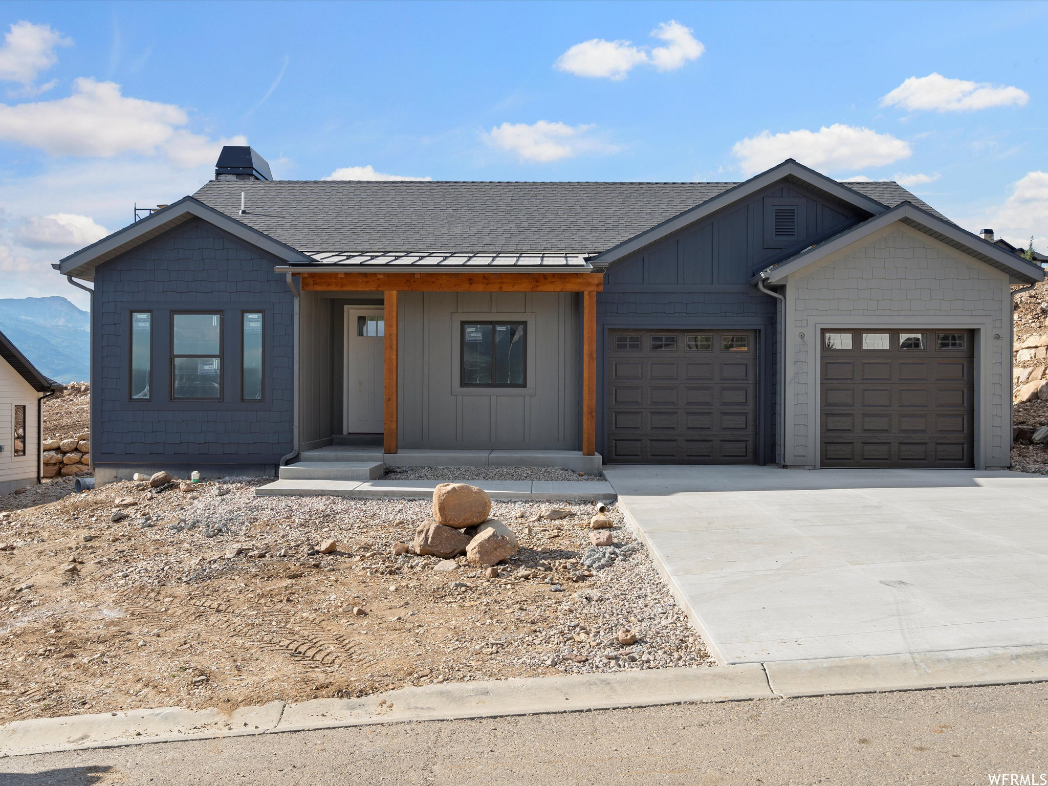 4832 E PADDLEFORD DR