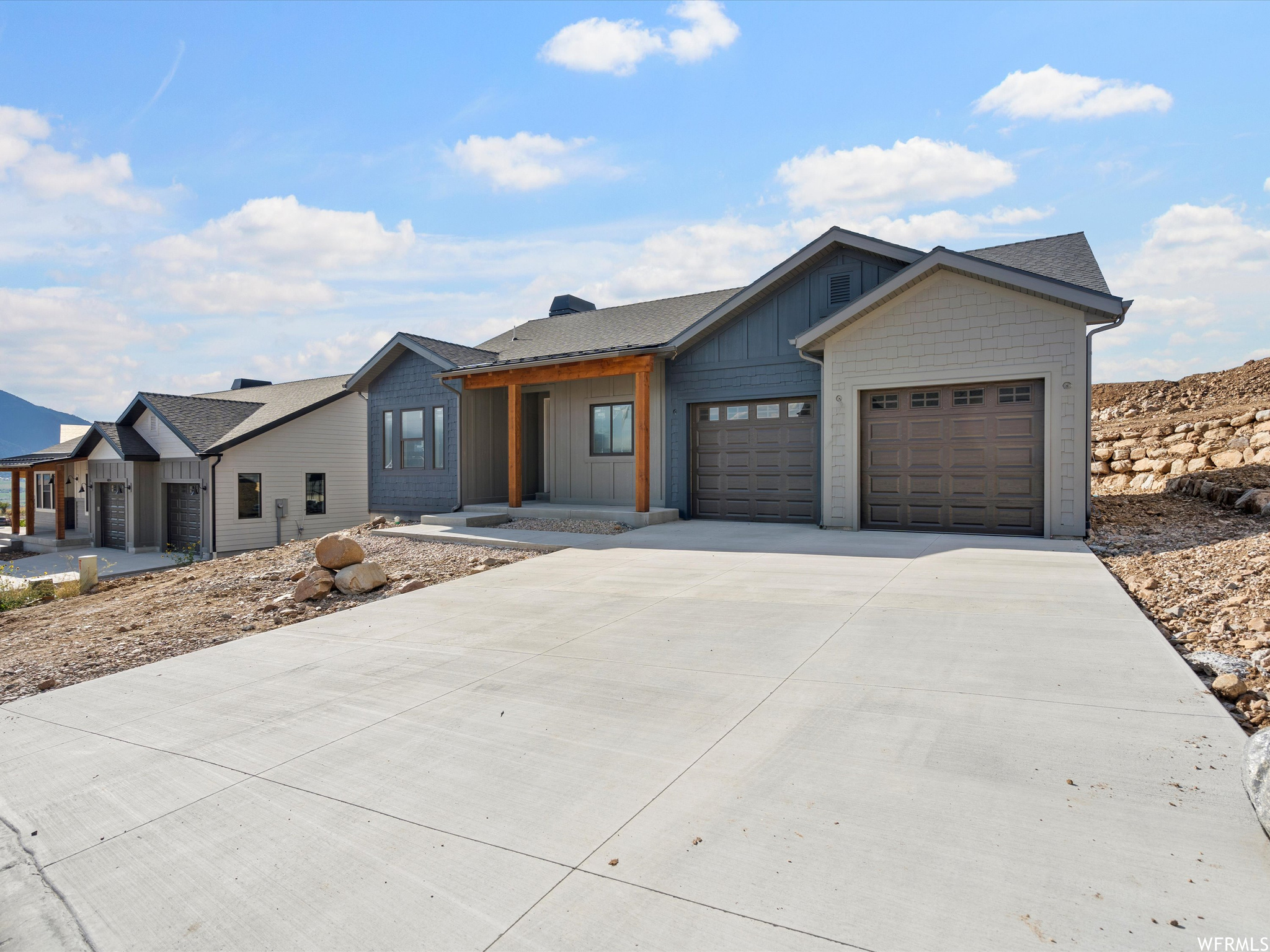 4832 E PADDLEFORD DR