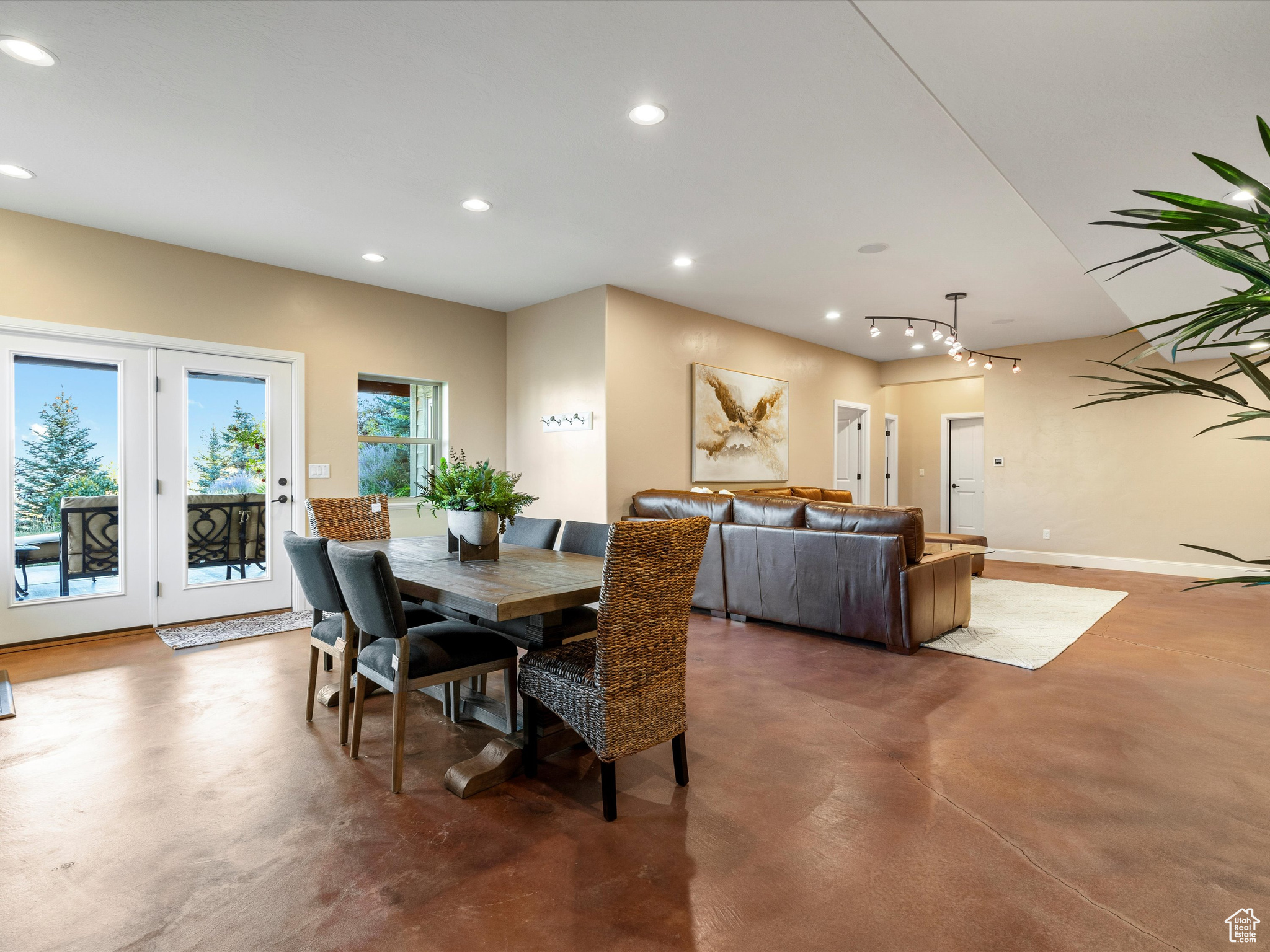 4129 E NORDIC VALLEY DR