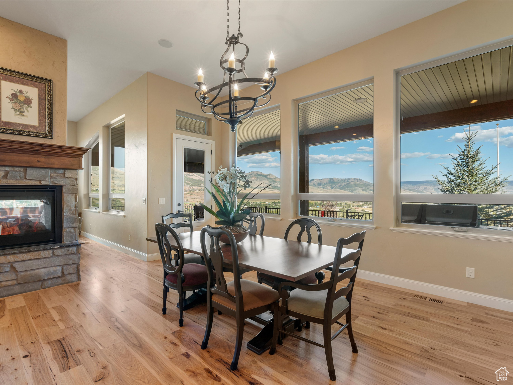 4129 E NORDIC VALLEY DR