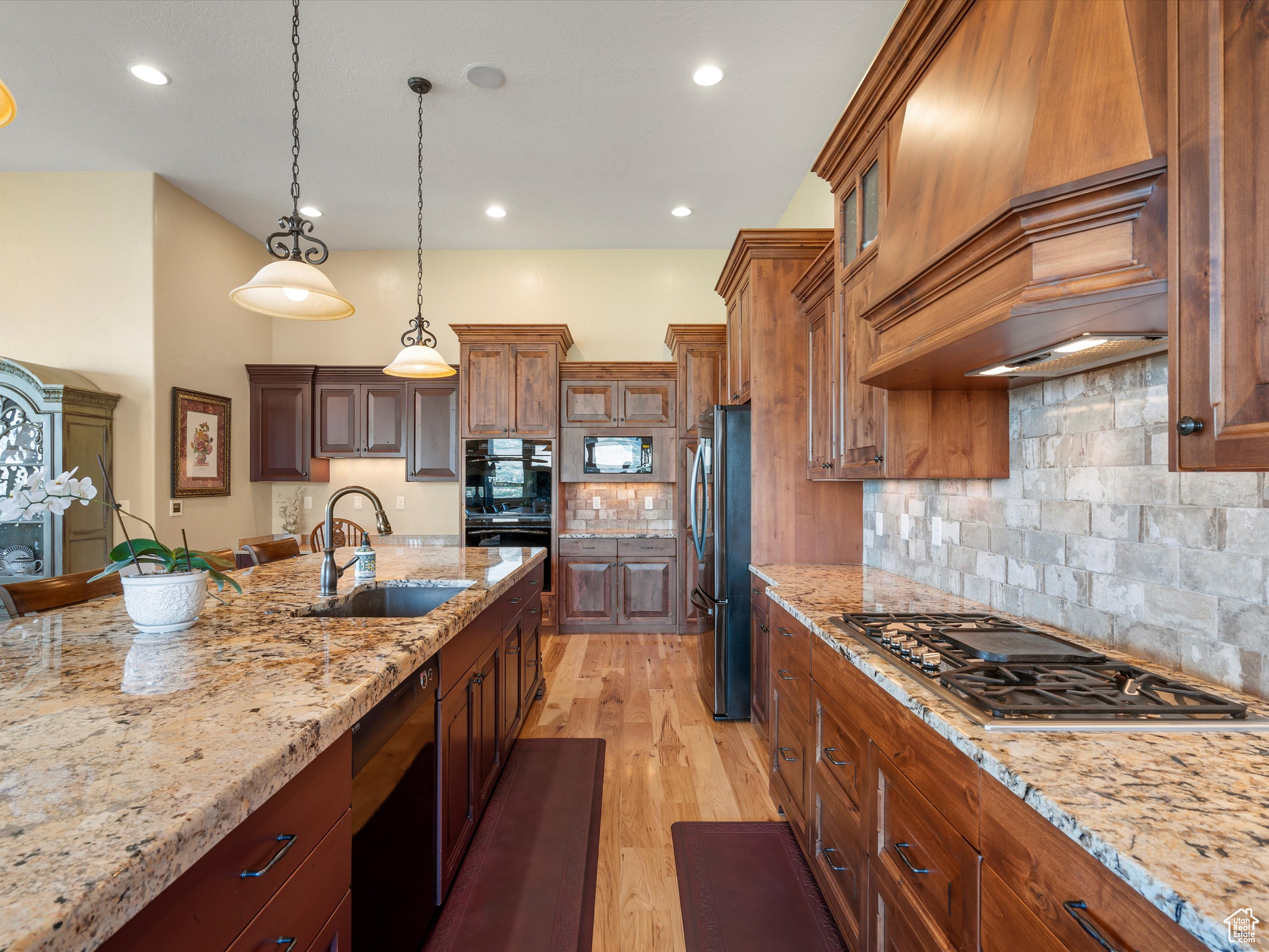 4129 E NORDIC VALLEY DR