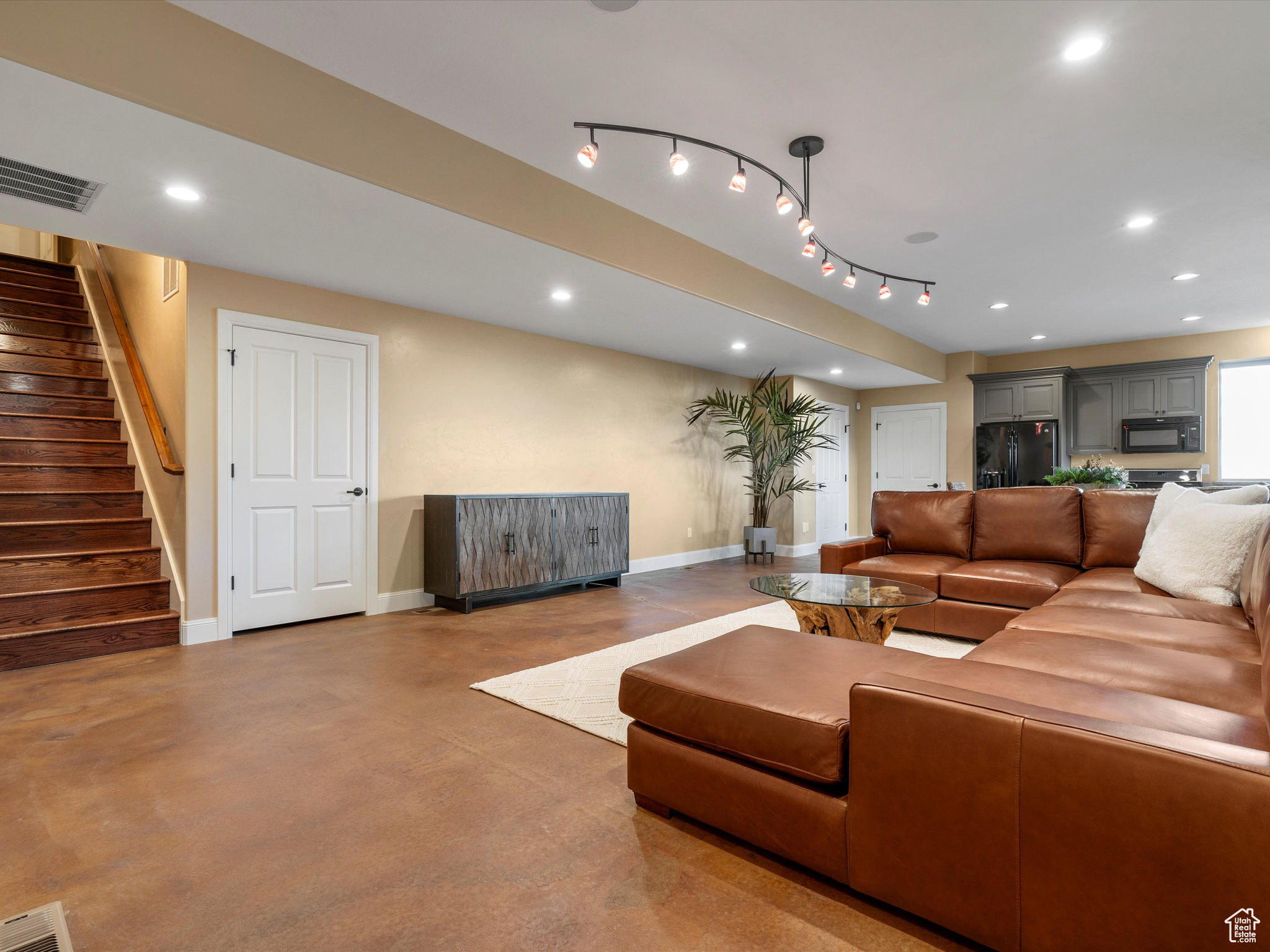 4129 E NORDIC VALLEY DR