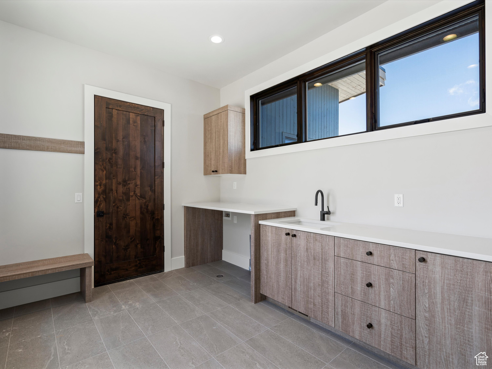 6251 E LEGACY DR