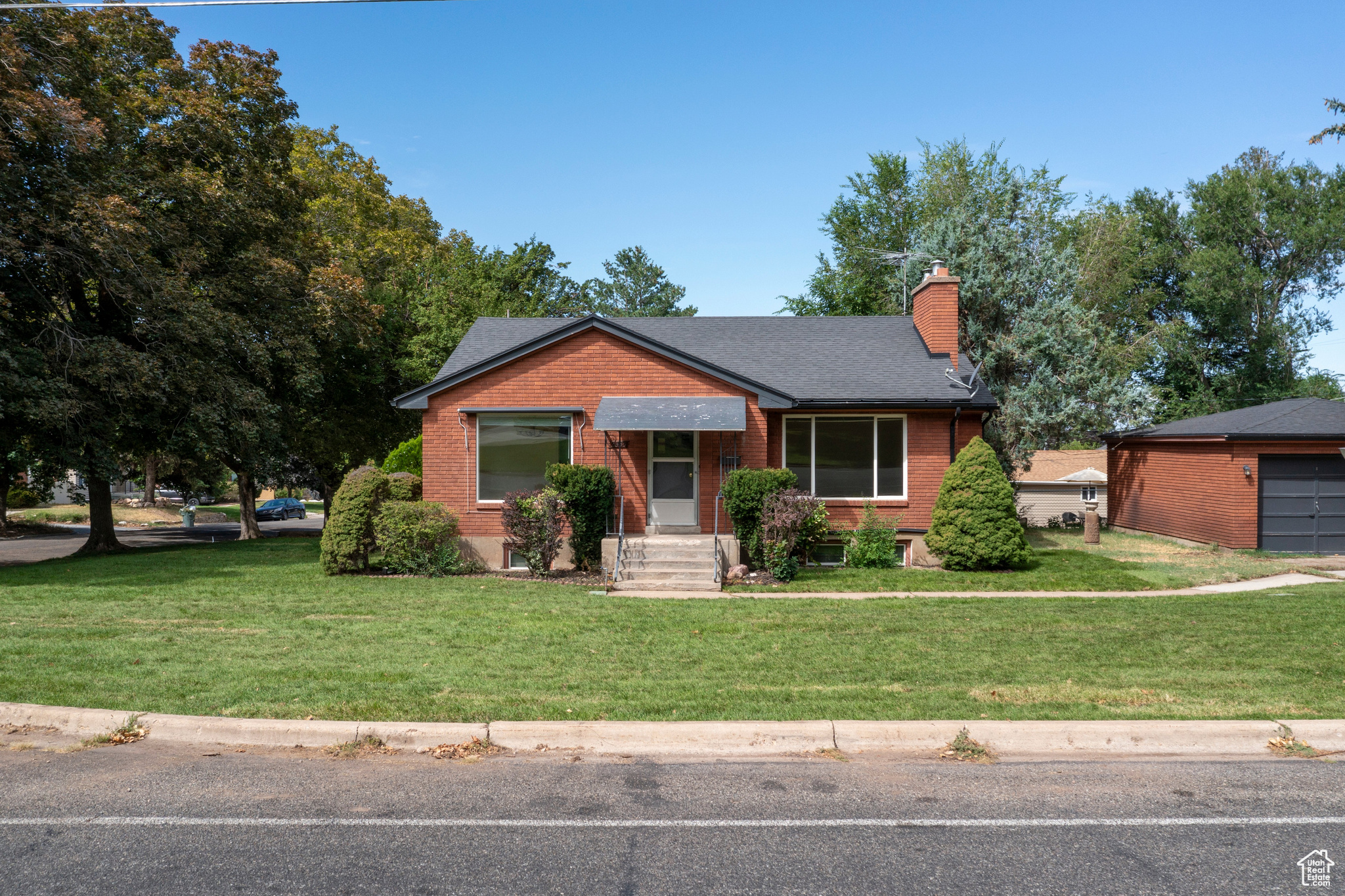 2335 FILLMORE AVE