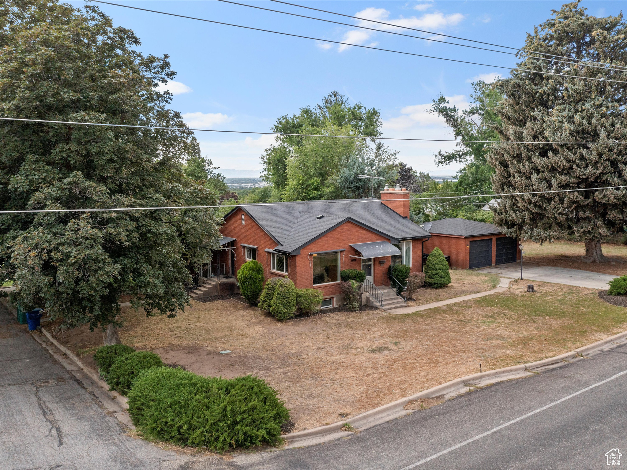 2335 FILLMORE AVE