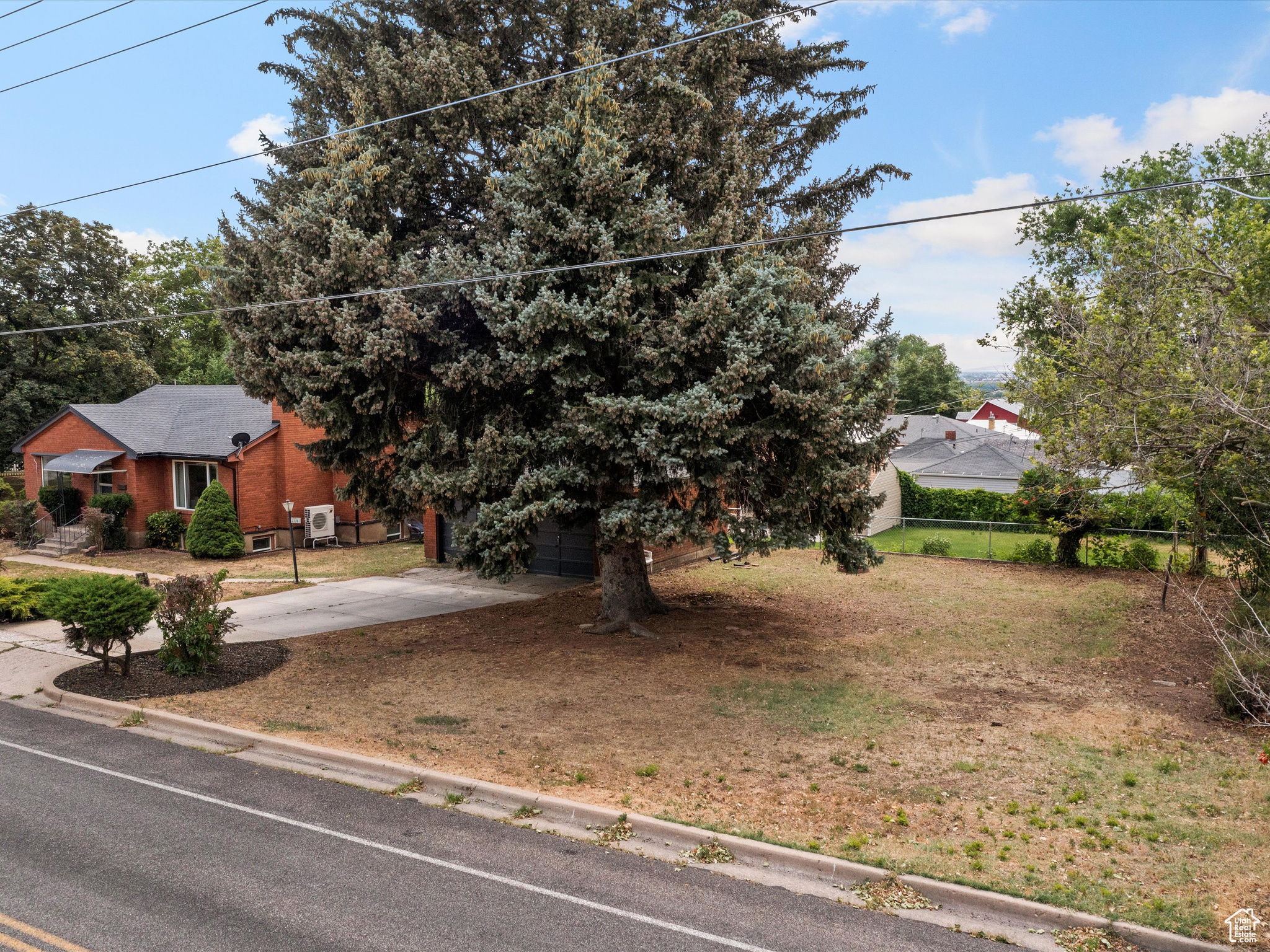 2335 FILLMORE AVE