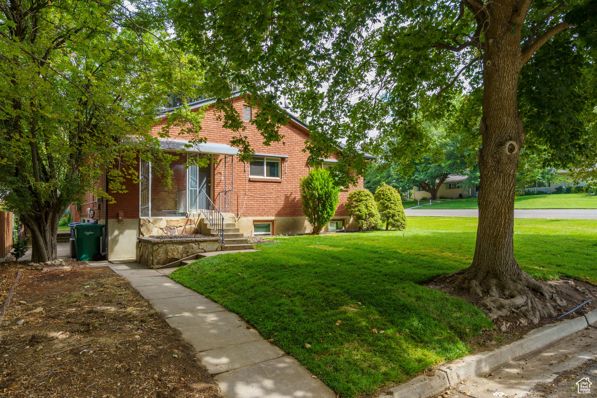 2335 FILLMORE AVE