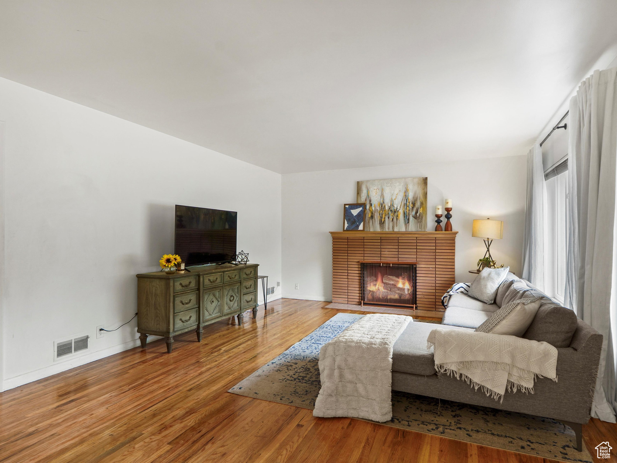 2335 FILLMORE AVE