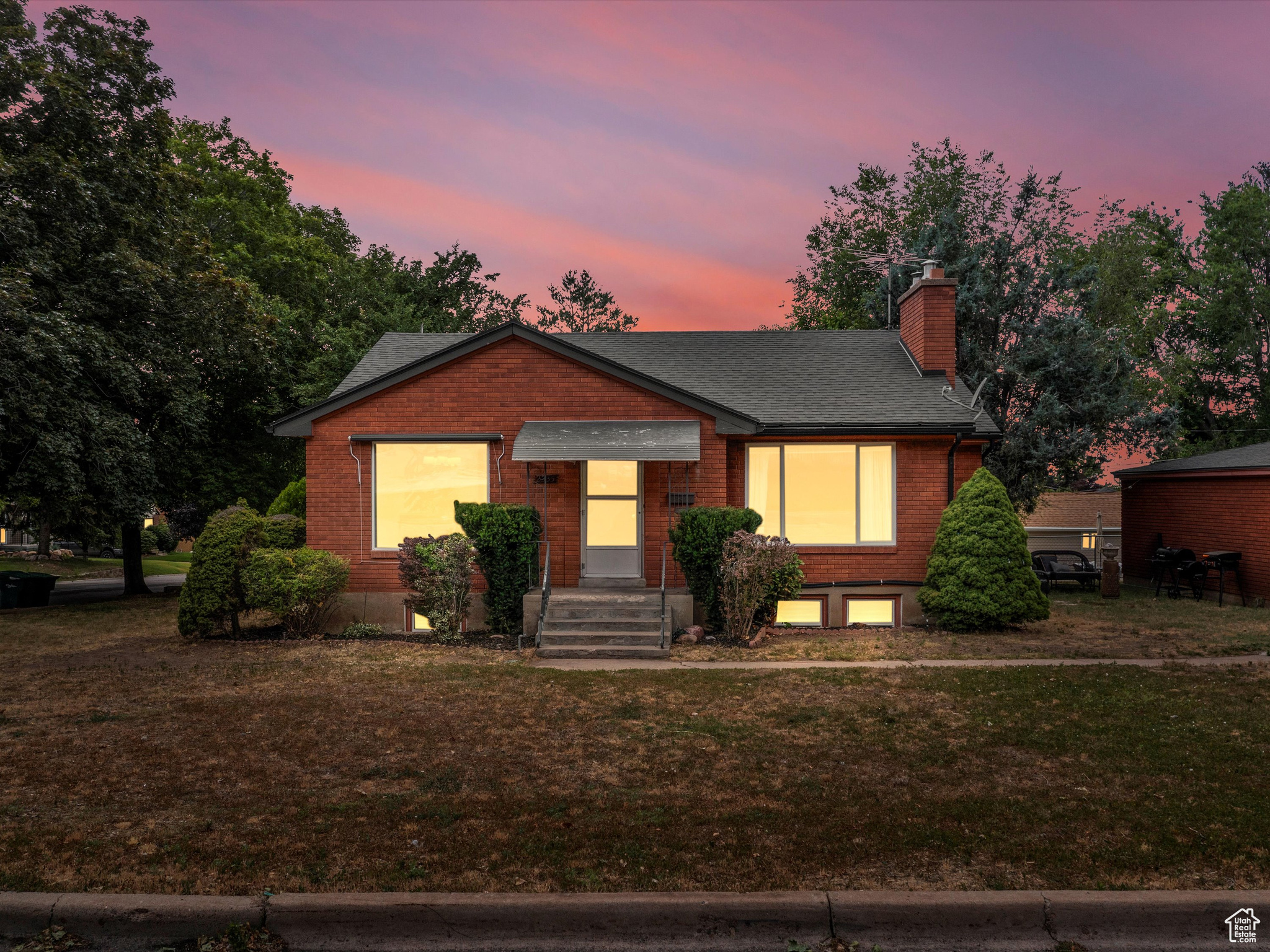 2335 FILLMORE AVE