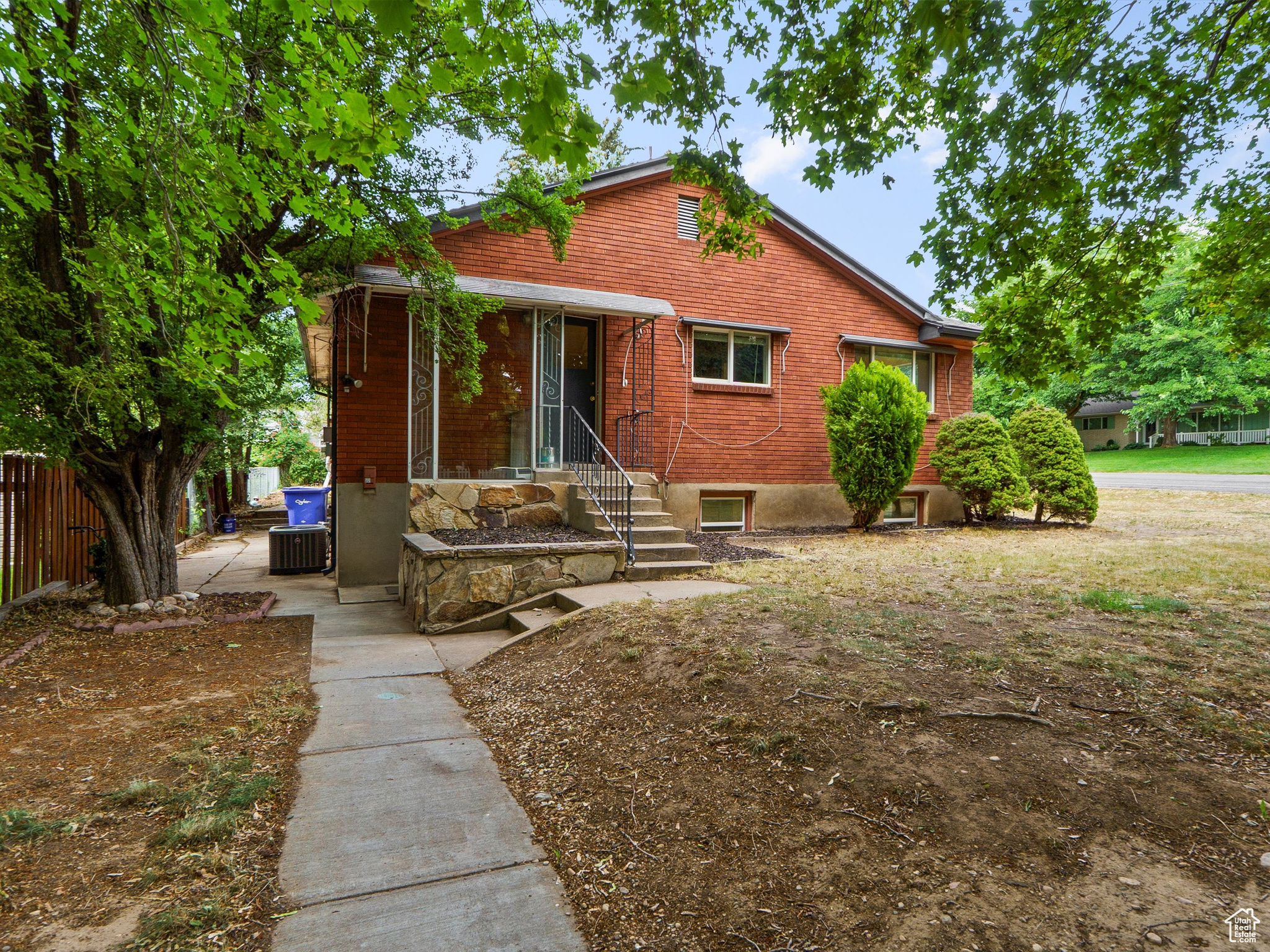 2335 FILLMORE AVE